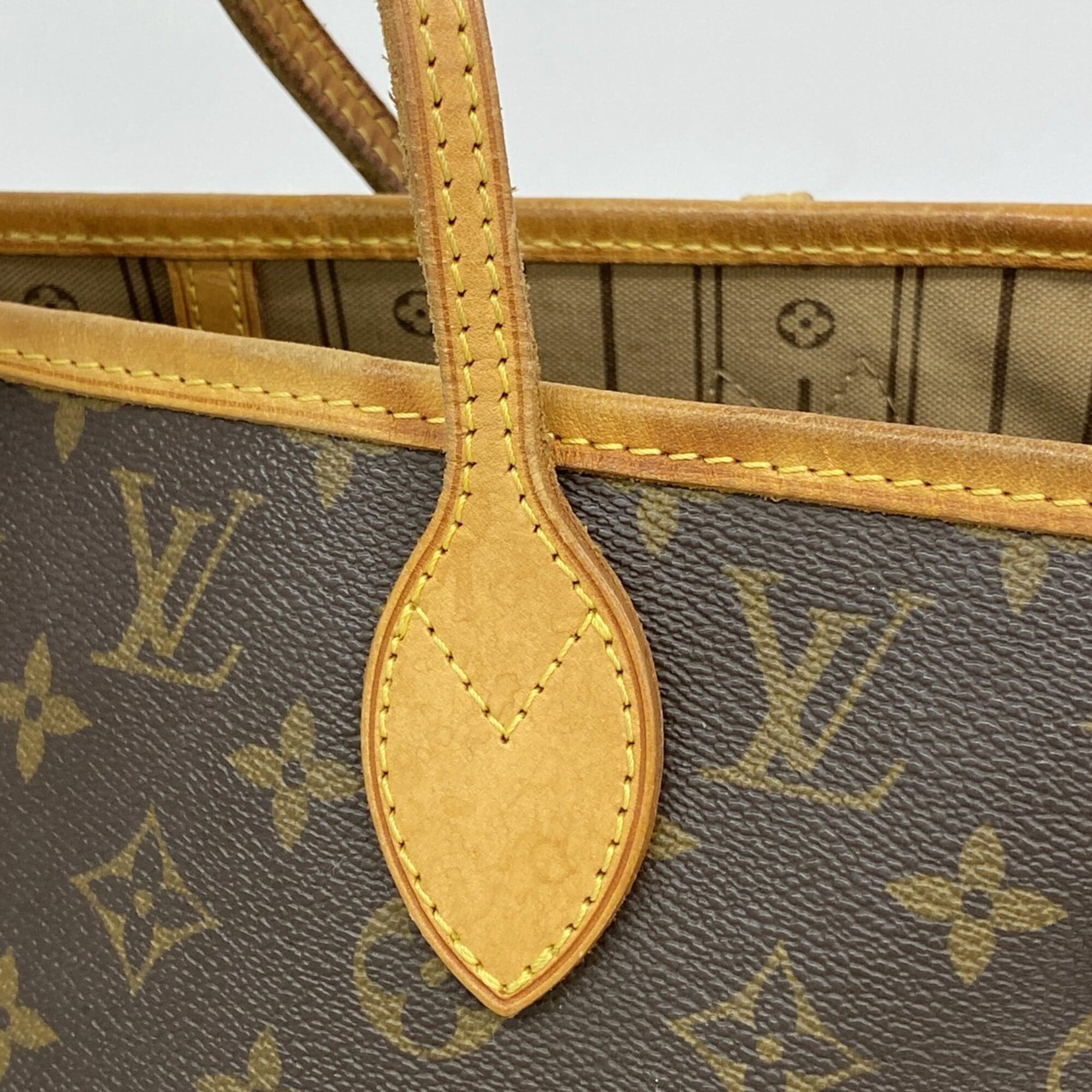 Louis Vuitton Brown Tote Bag (Pre-Owned)
