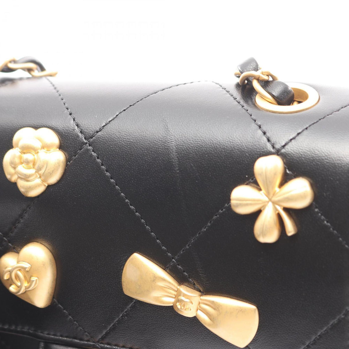 Chanel Black Leather Shoulder Bag (Pre-Owned)