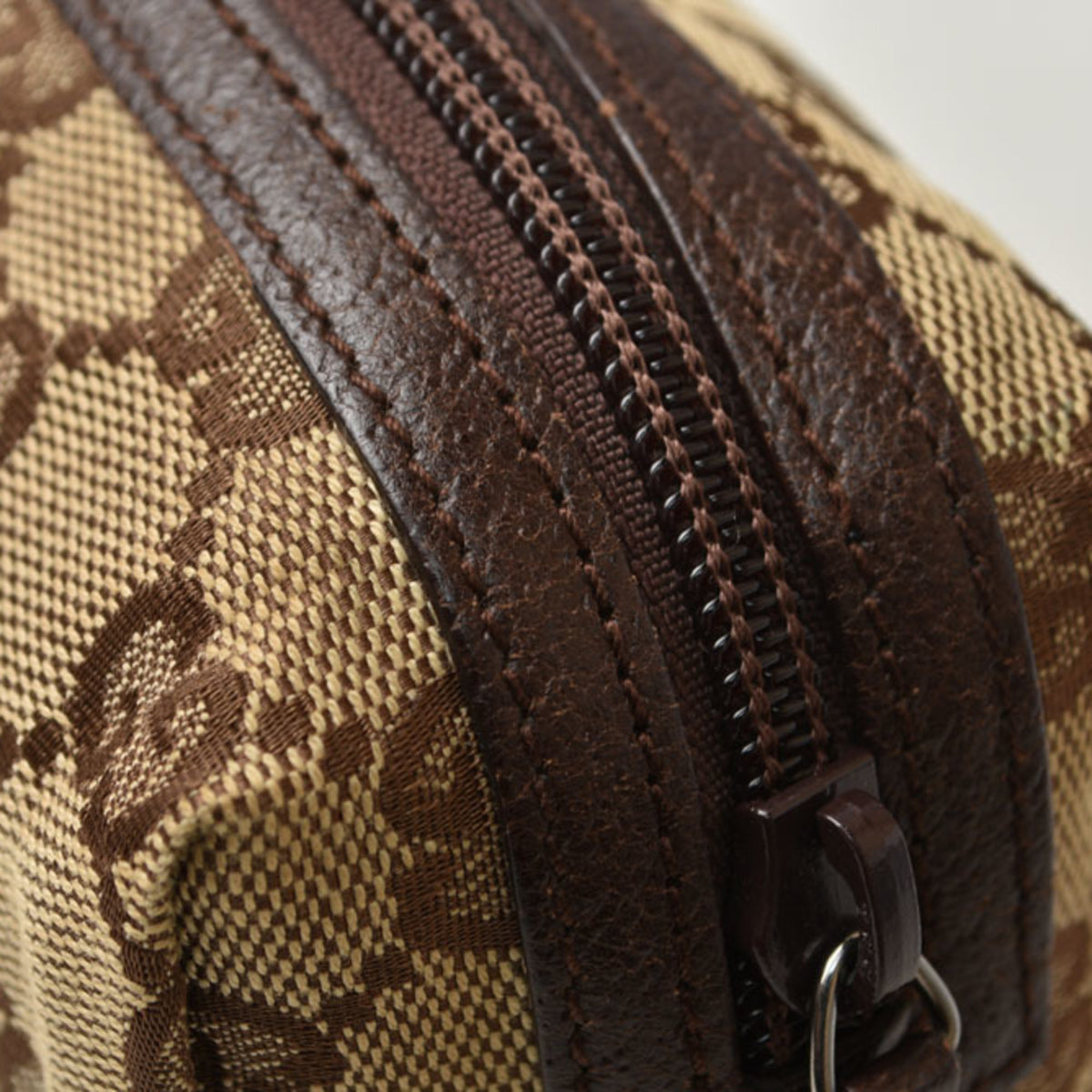 Gucci Beige Brown Gg Canvas Pouch (Pre-Owned)