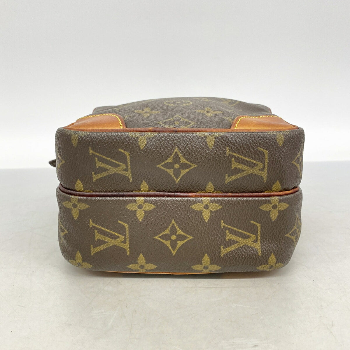Louis Vuitton Brown Shoulder Bag (Pre-Owned)