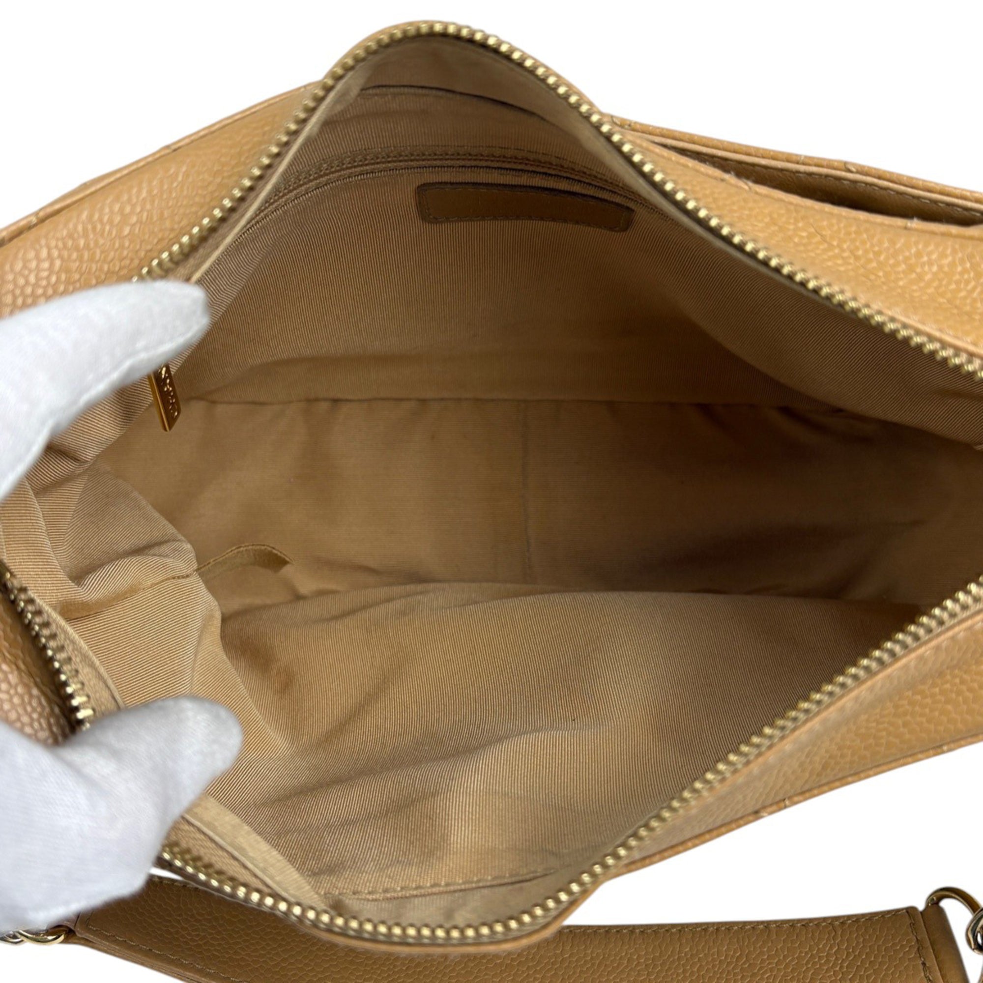 Chanel Matelasse Beige Grained Calfskin Shoulder Bag (Pre-Owned)