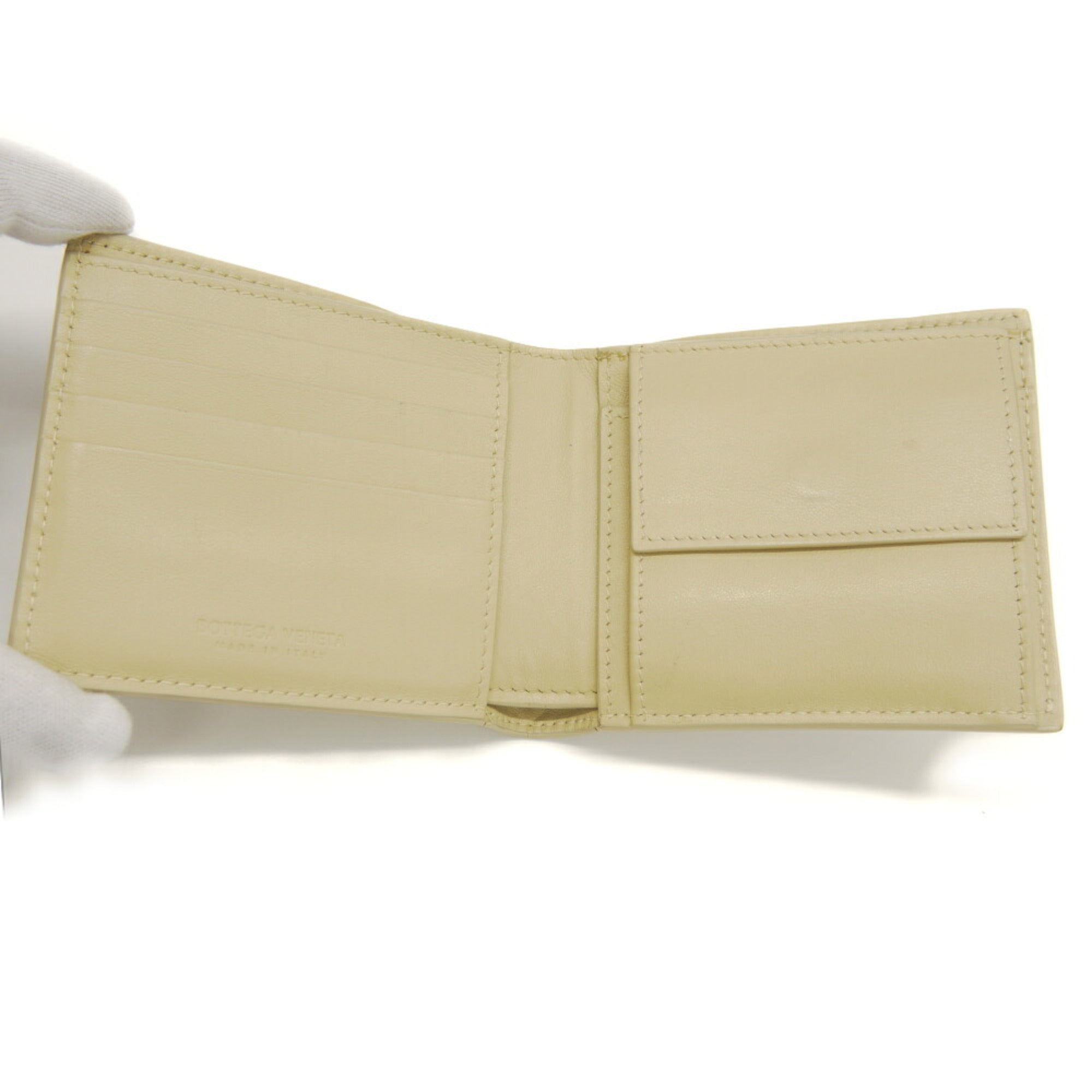 Bottega Veneta Beige Leather Wallet (Bi-Fold) (Pre-Owned)