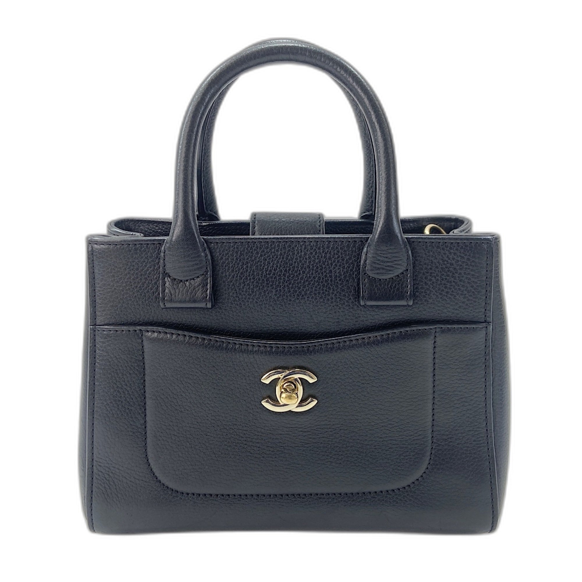 Chanel Black Handbag (Pre-Owned)