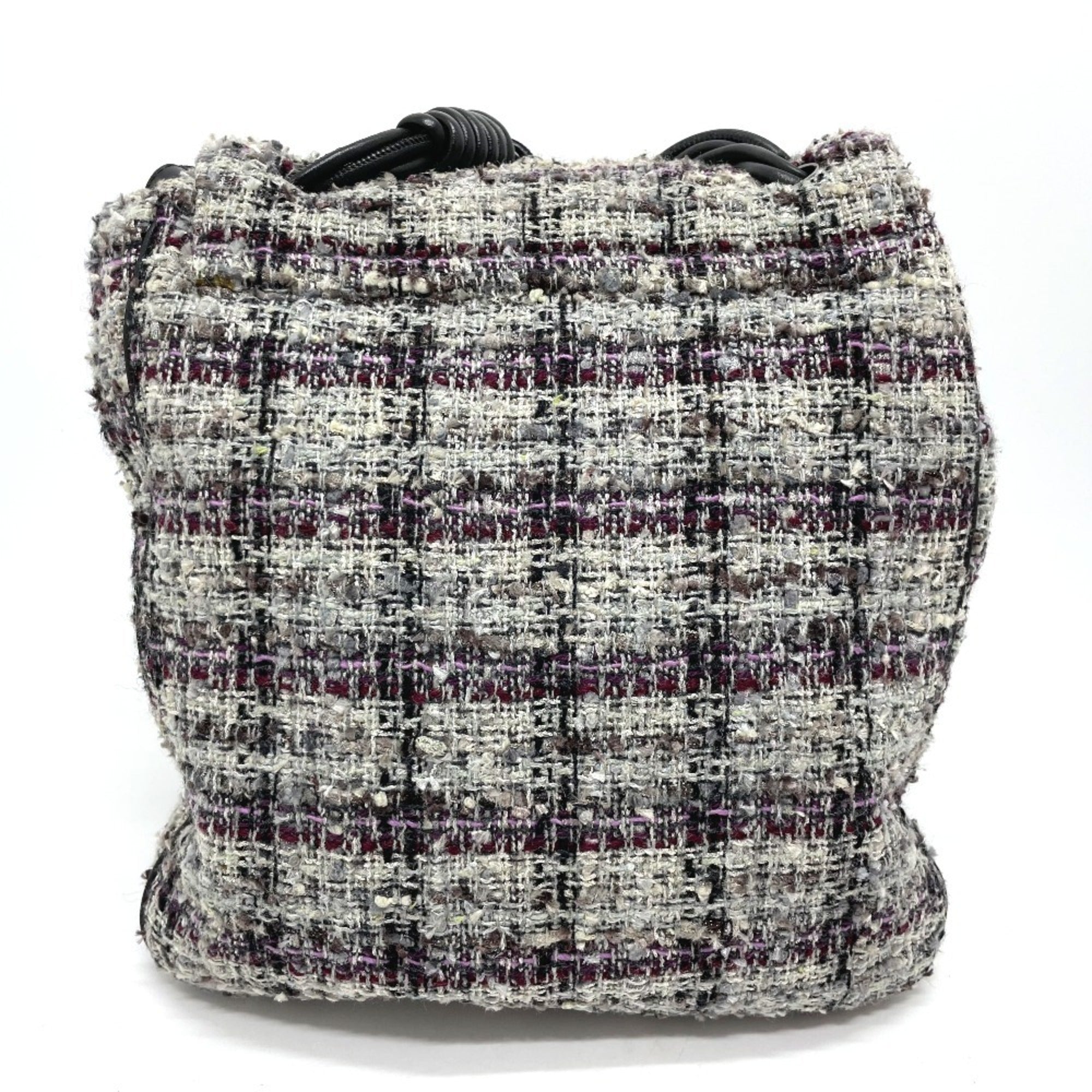 Chanel Gray Tweed Shoulder Bag (Pre-Owned)