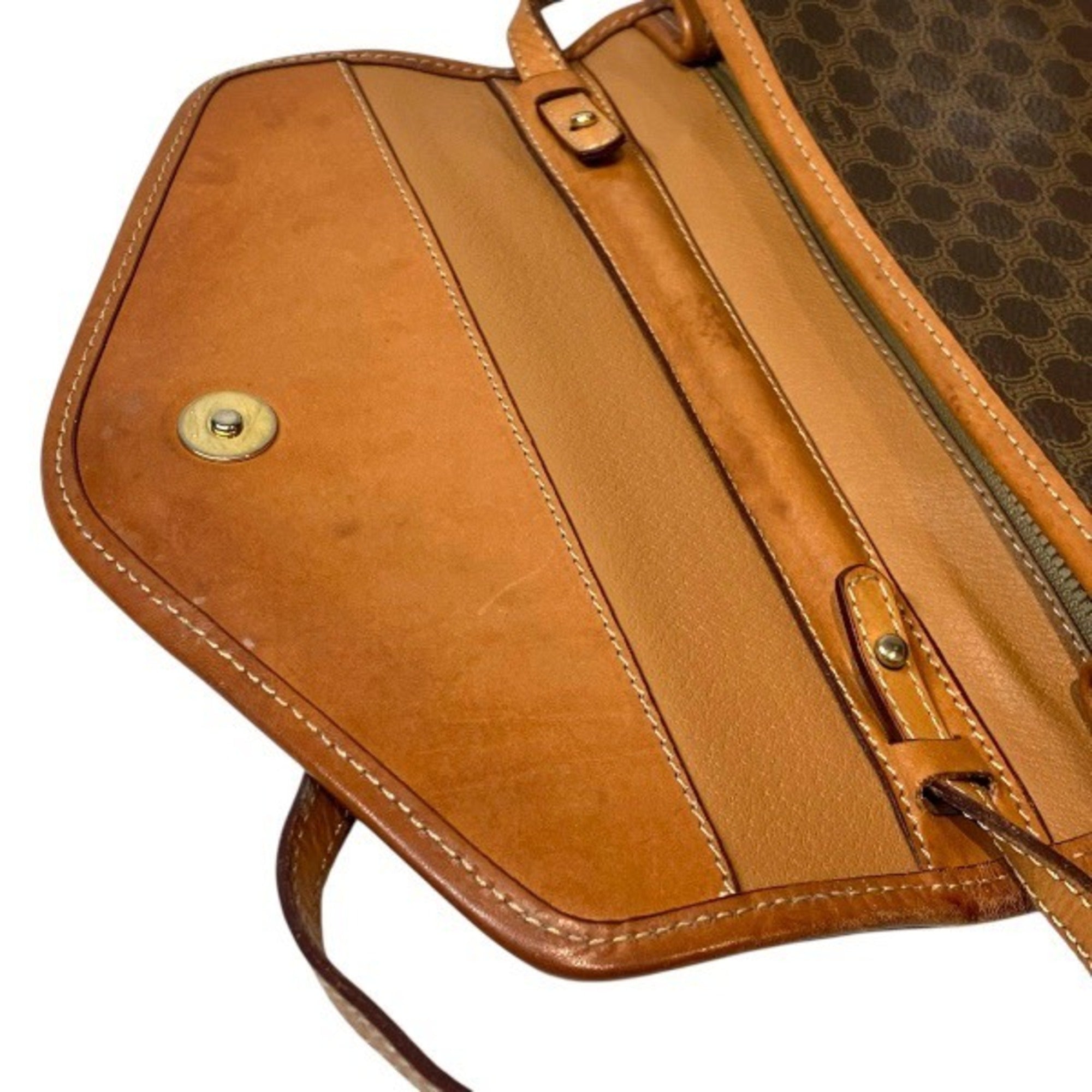 Celine Brown Leather Shoulder Bag (Pre-Owned)