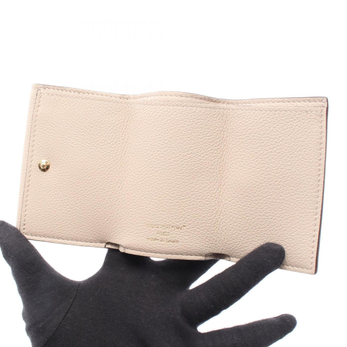 Louis Vuitton Beige Grayish Leather Wallet (Tri-Fold) (Pre-Owned)