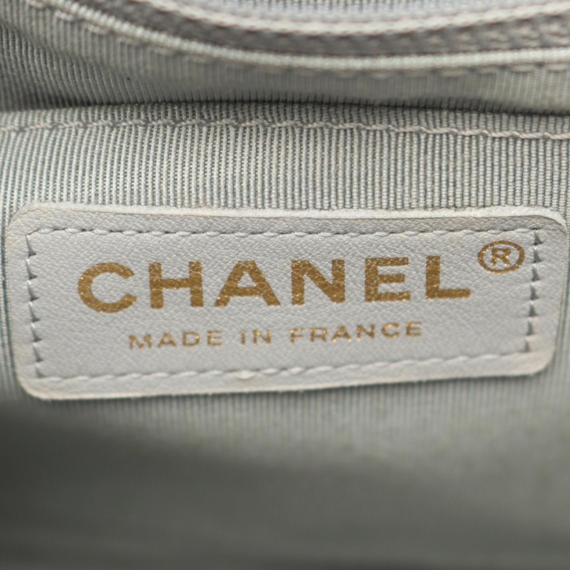 Chanel Gray Leather Handbag Shoulder Bag (Pre-Owned)