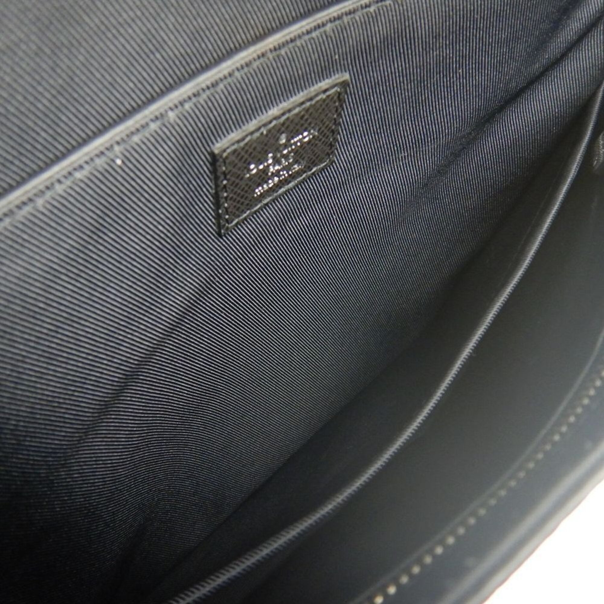 Louis Vuitton Noir Taiga Leather Shoulder Bag (Pre-Owned)