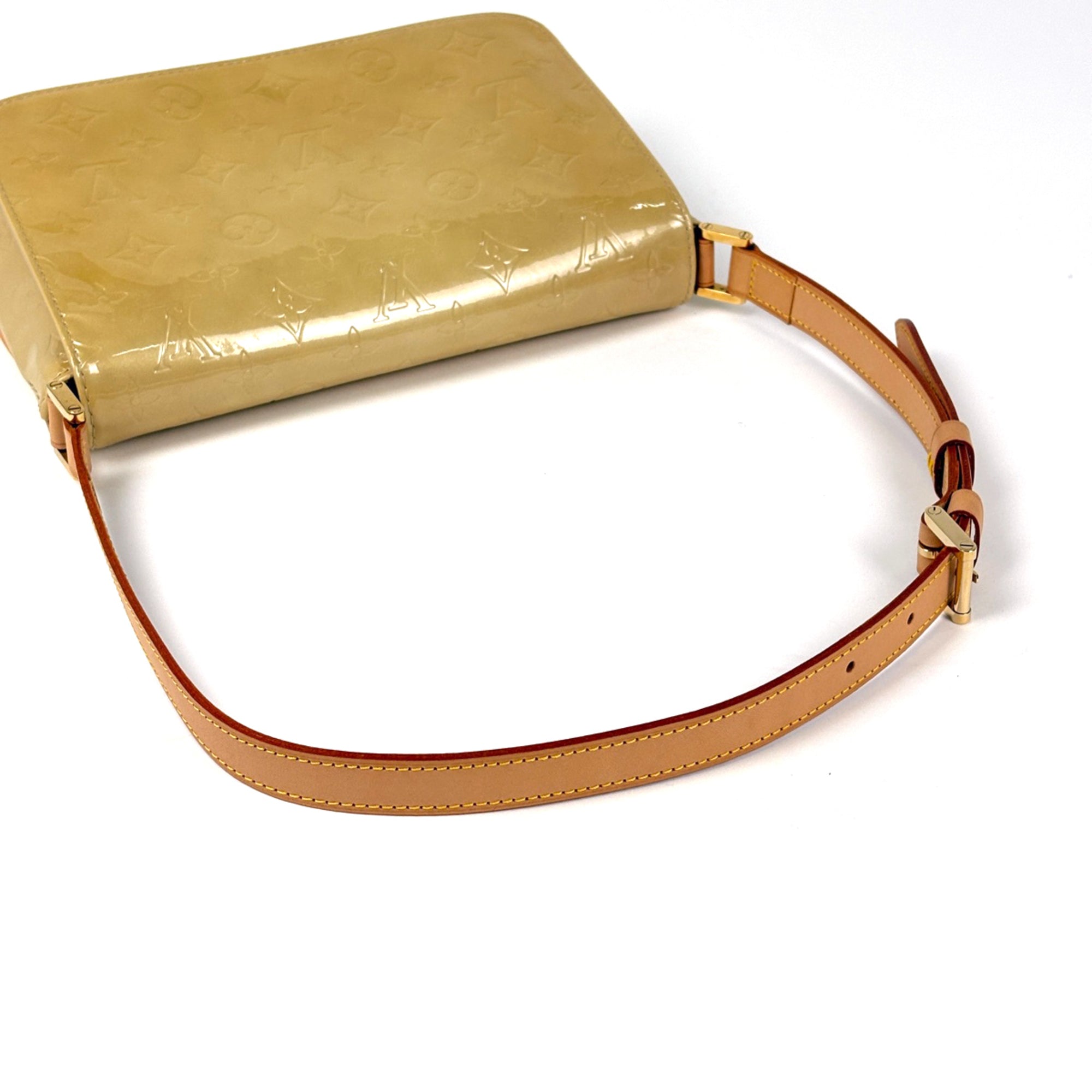Louis Vuitton Beige Monogram Vernis Shoulder Bag (Pre-Owned)