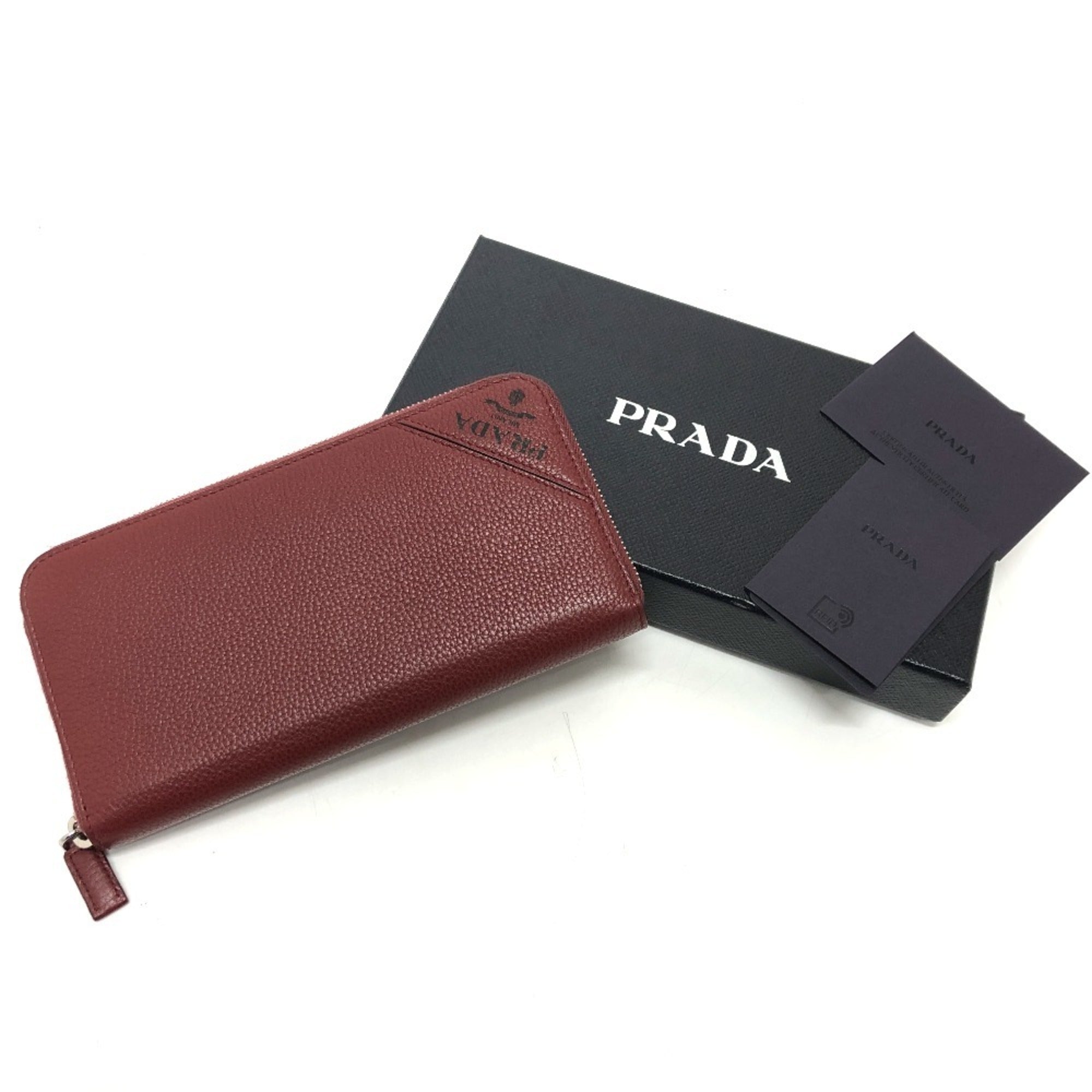 Prada Red Color Leather Long Wallet (Bi-Fold) (Pre-Owned)