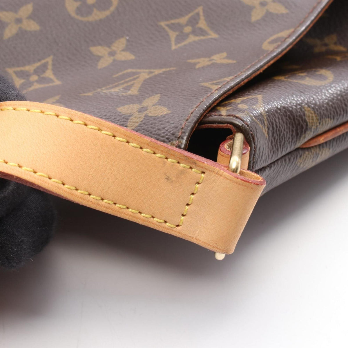 Louis Vuitton Brown Monogram Leather Shoulder Bag (Pre-Owned)