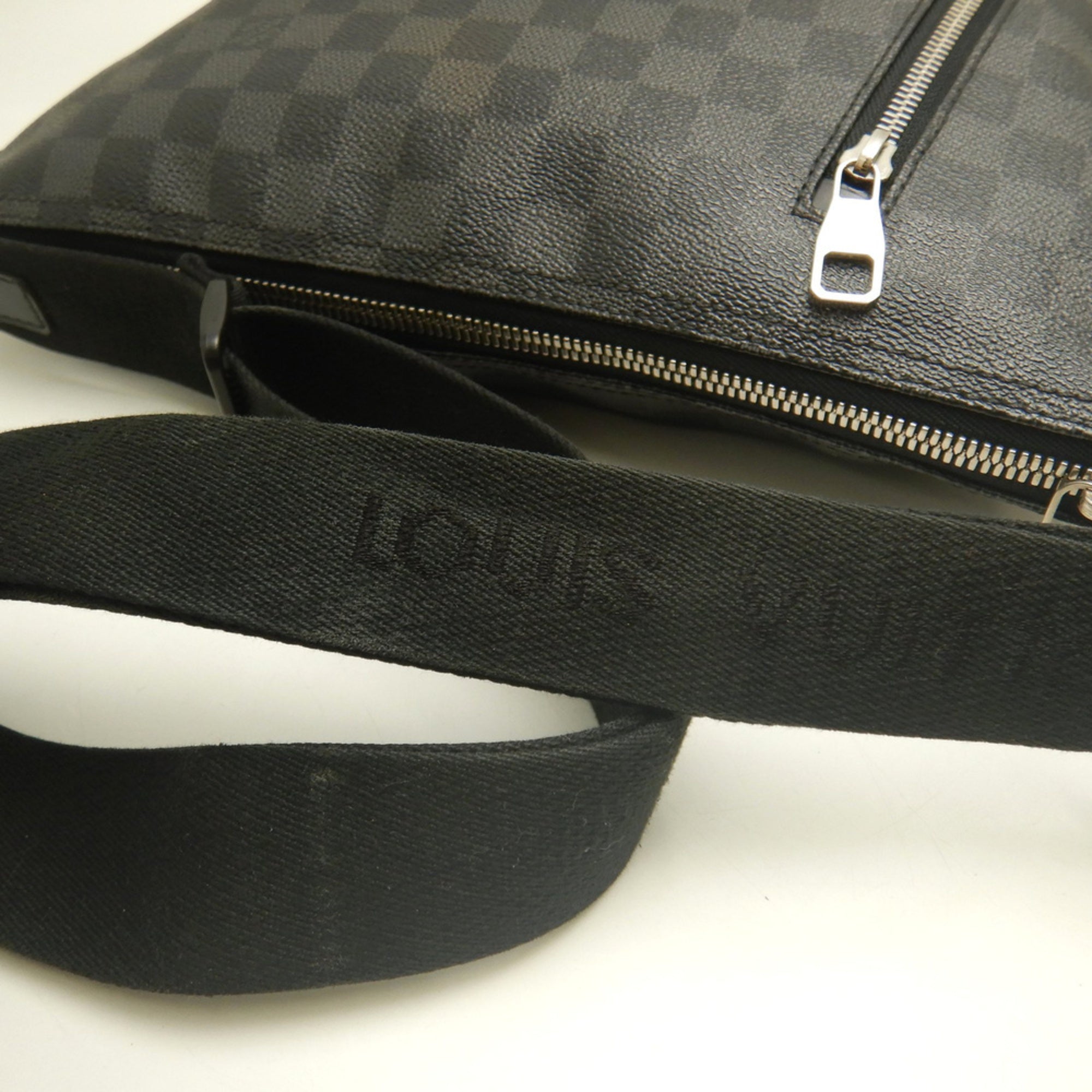 Louis Vuitton Noir Damier Canvas Shoulder Bag (Pre-Owned)