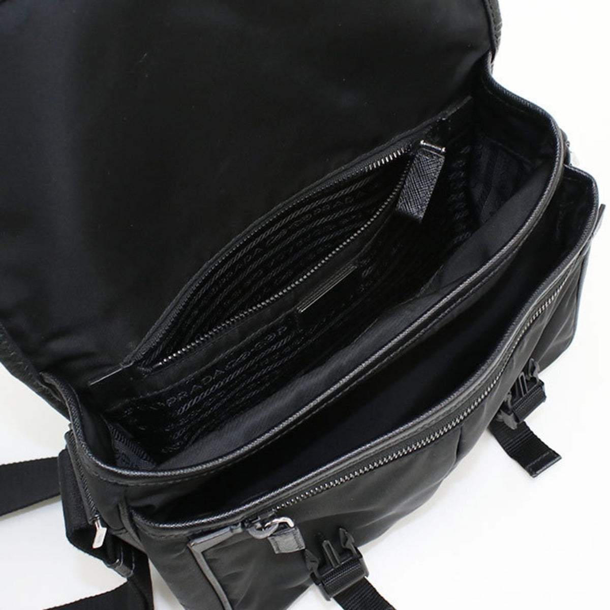 Prada Black Nylon Shoulder Bag (Pre-Owned)