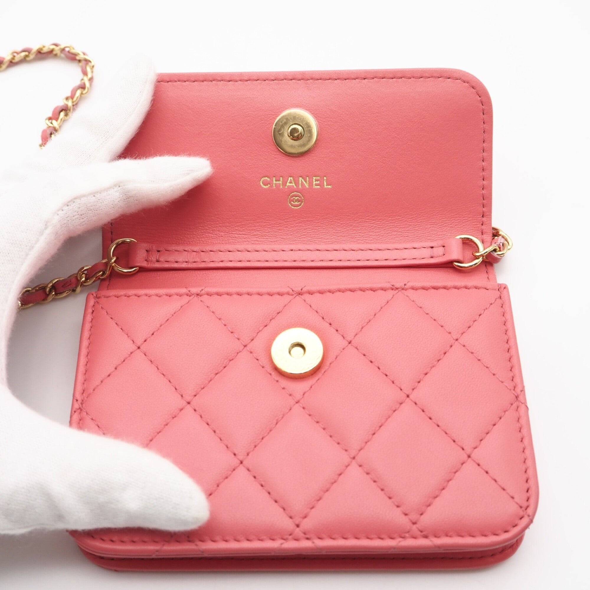 Chanel Matelasse Pink Leather Shoulder Bag (Pre-Owned)