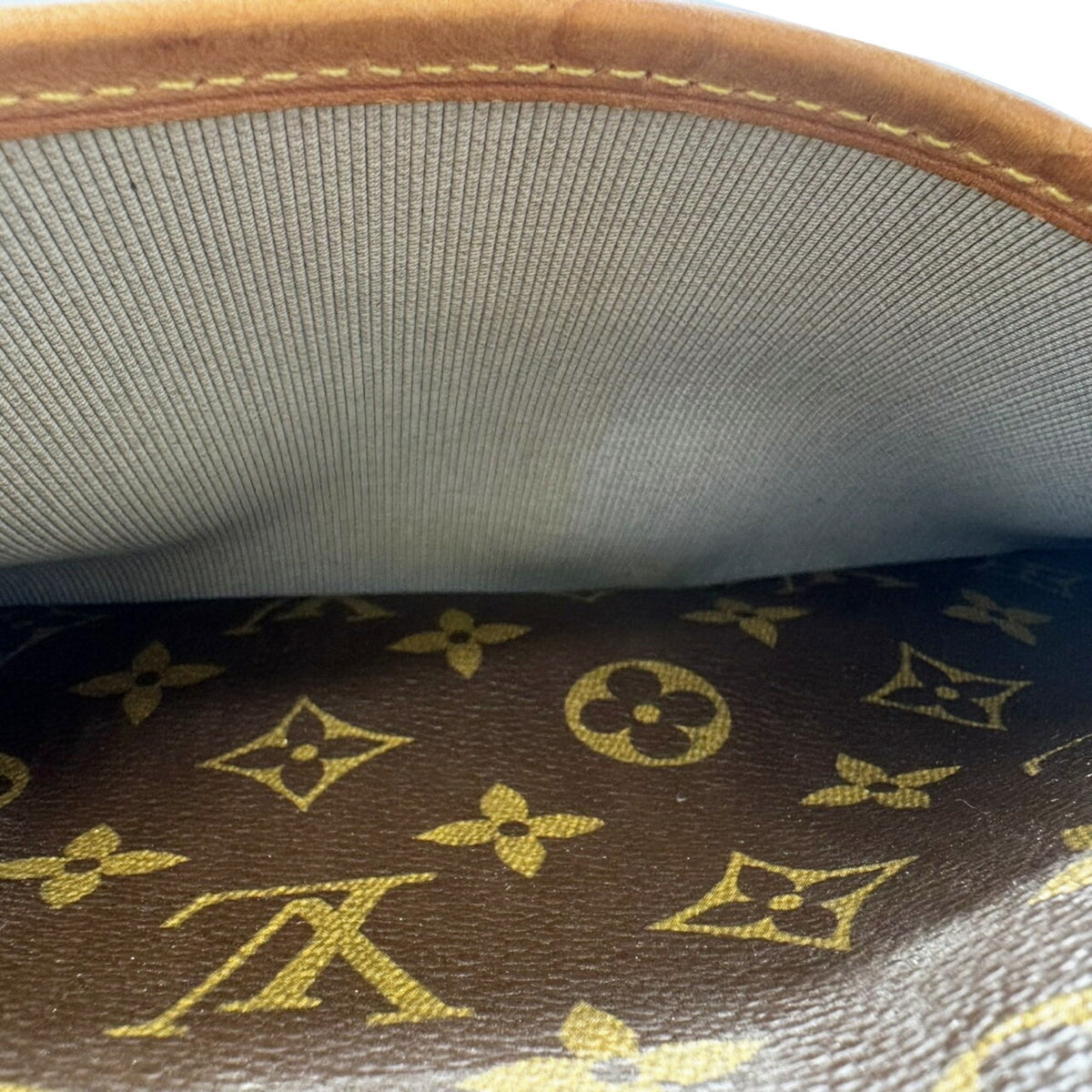 Louis Vuitton Monogram Brown Monogram Handbag (Pre-Owned)