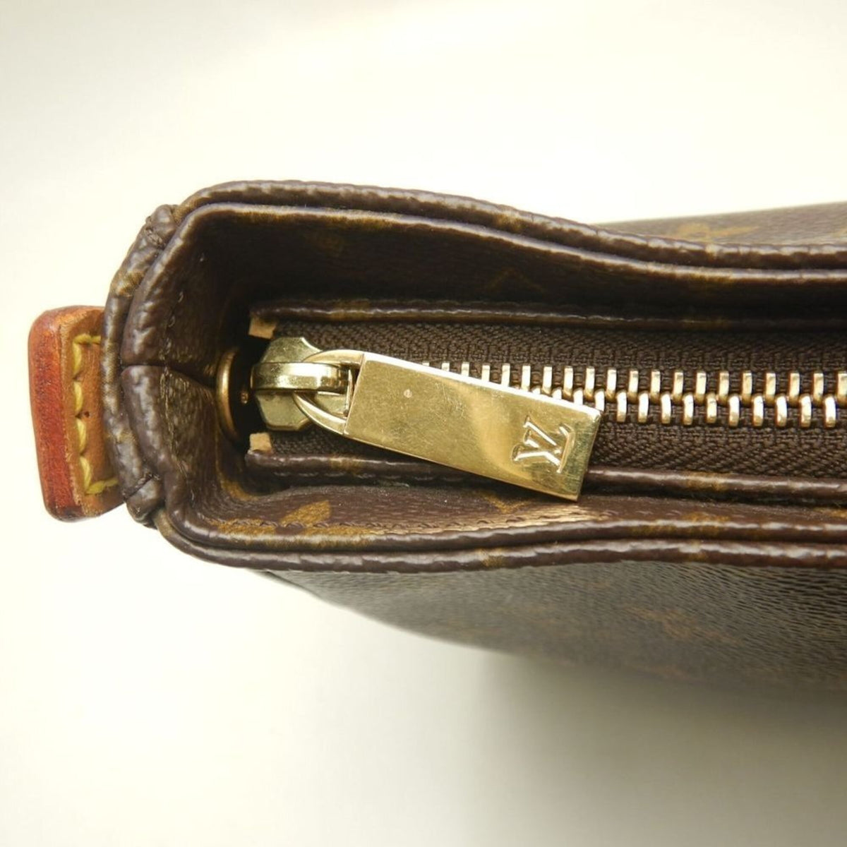 Louis Vuitton Monogram Brown Monogram Shoulder Bag (Pre-Owned)
