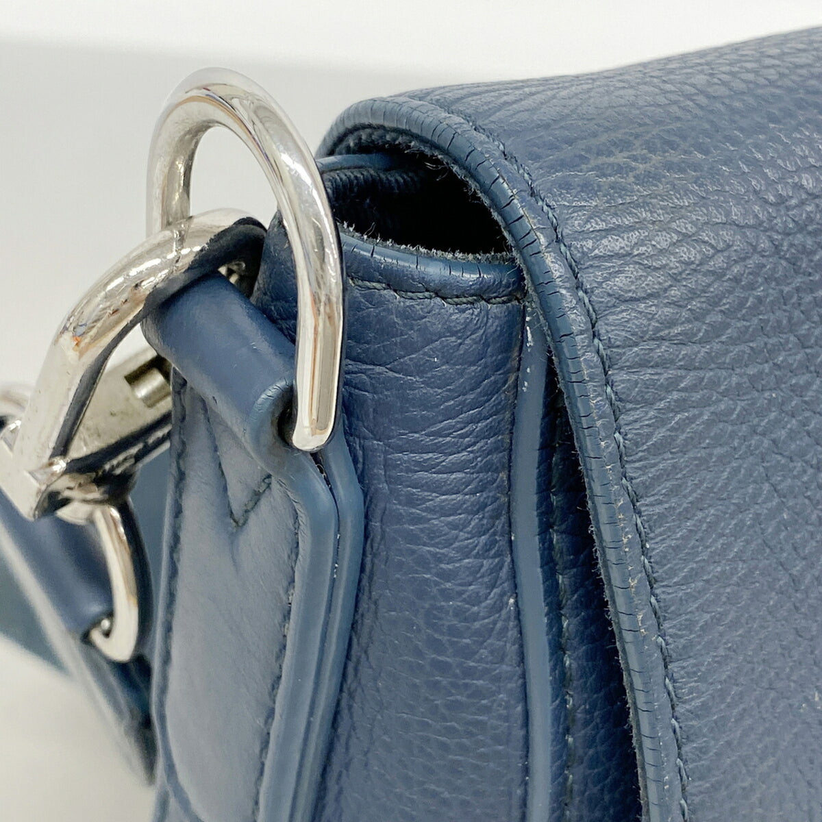 Louis Vuitton Blue Shoulder Bag (Pre-Owned)