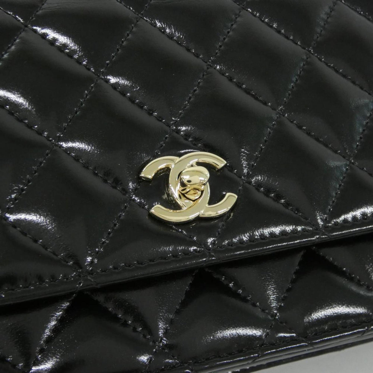 Chanel Black Leather Chain/Shoulder Wallet (Pre-Owned)