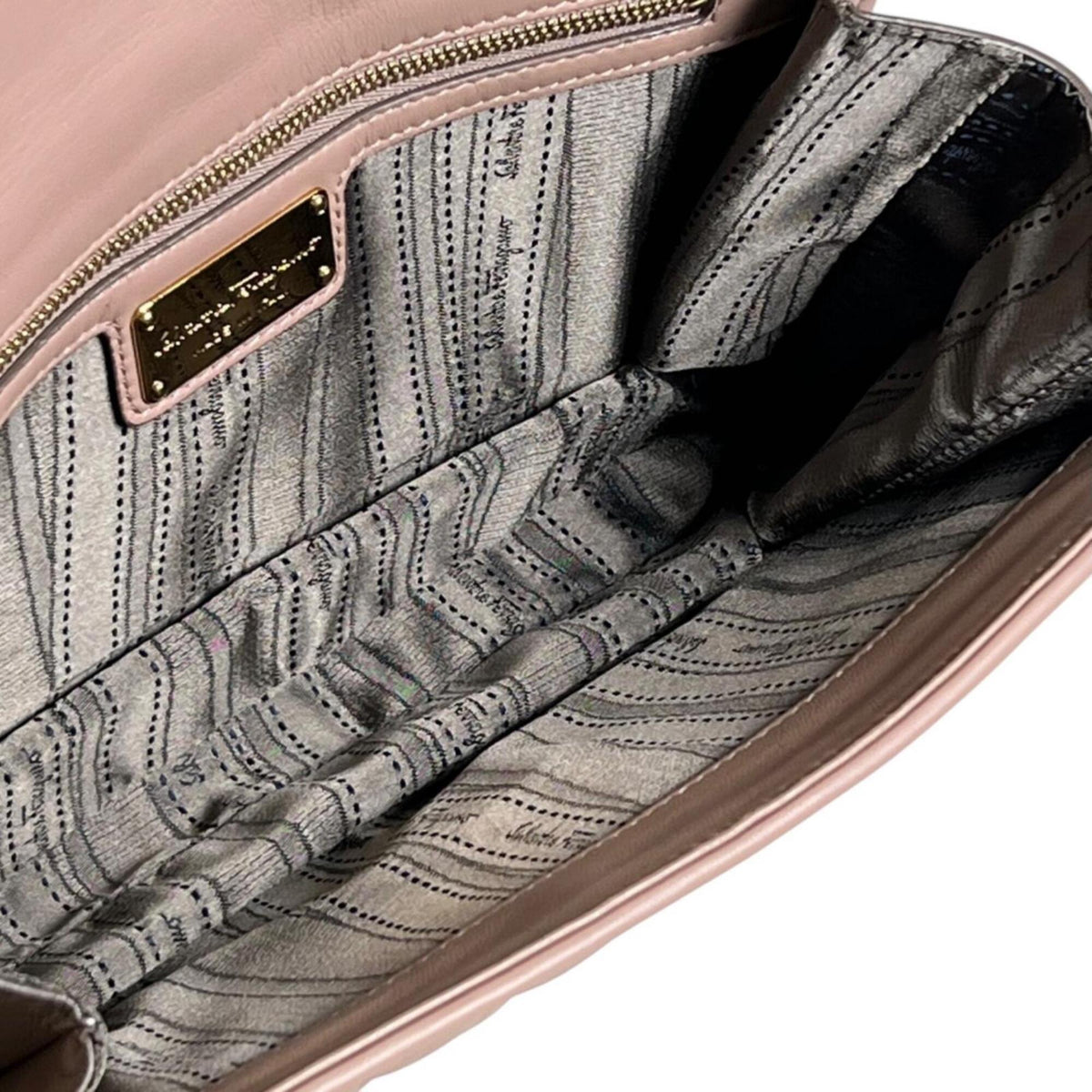Salvatore Ferragamo Pink Leather Shoulder Bag (Pre-Owned)