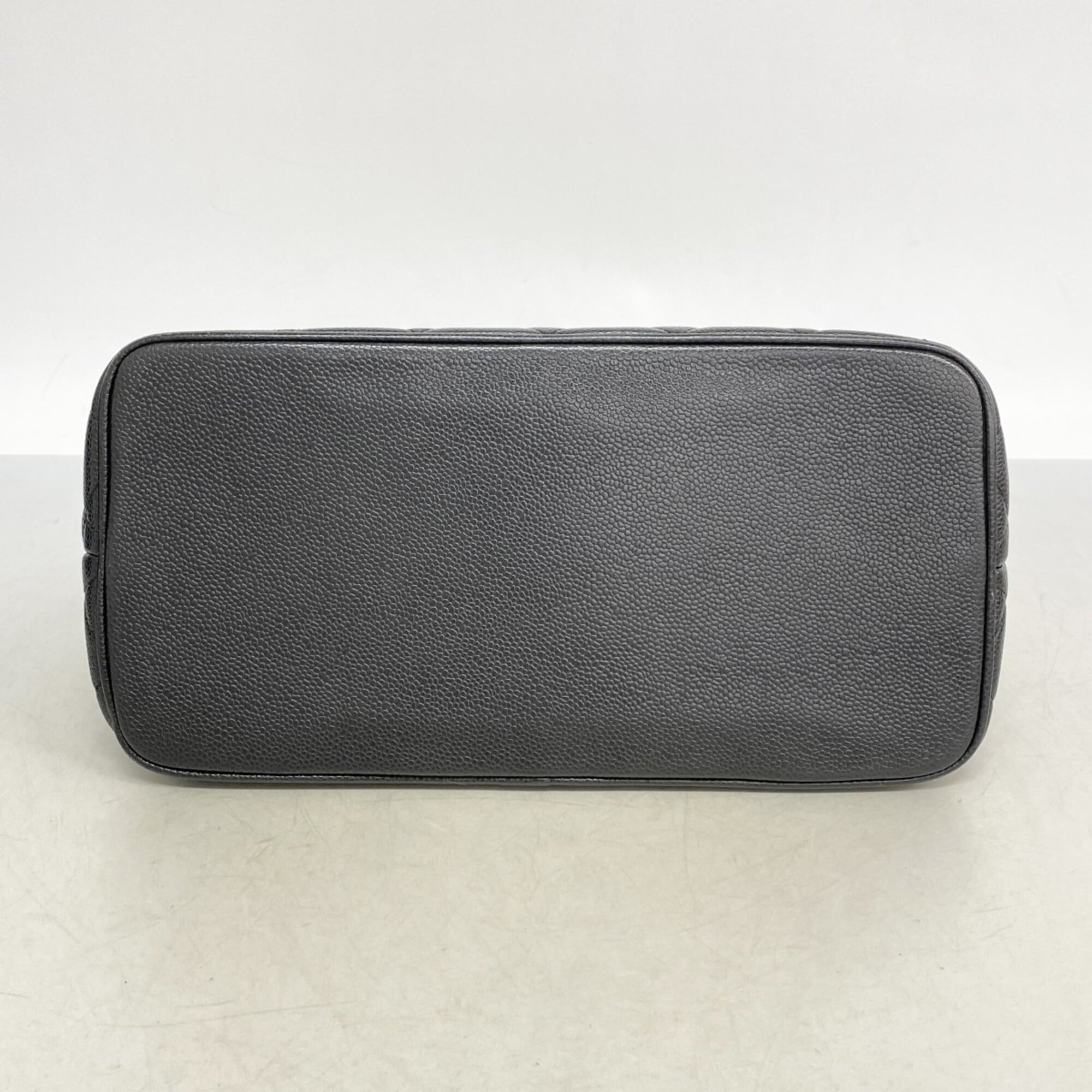 Chanel Black Grained Calfskin Tote Bag (Pre-Owned)