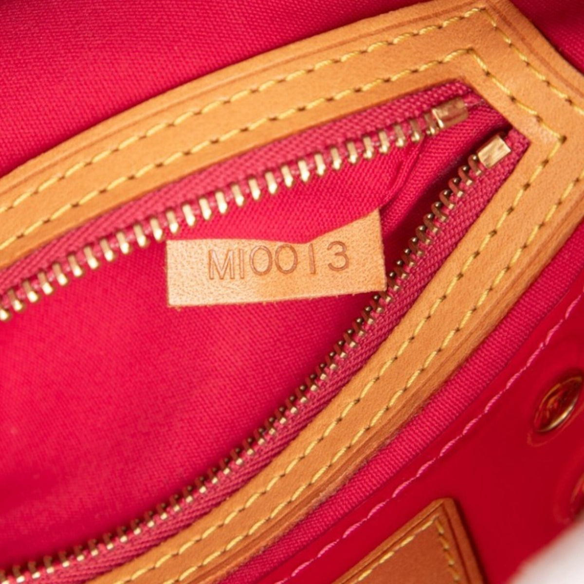 Louis Vuitton Monogram Vernis Pink Patent Leather Handbag (Pre-Owned)