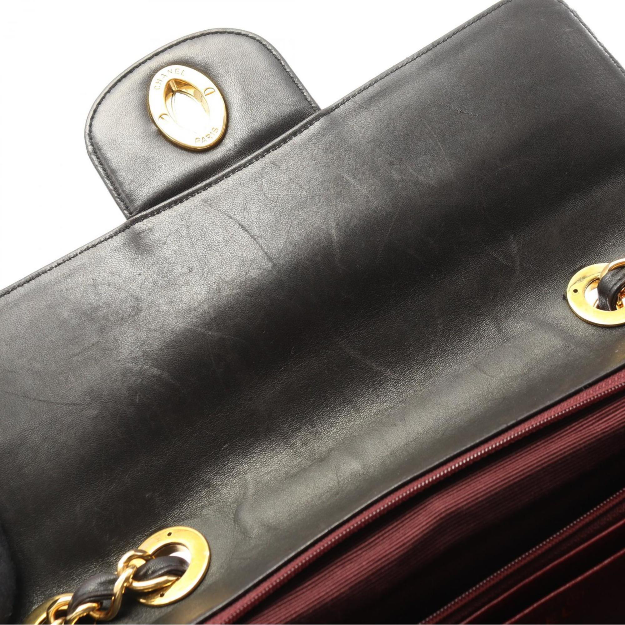 Chanel Black Leather Handbag Shoulder Bag (Pre-Owned)