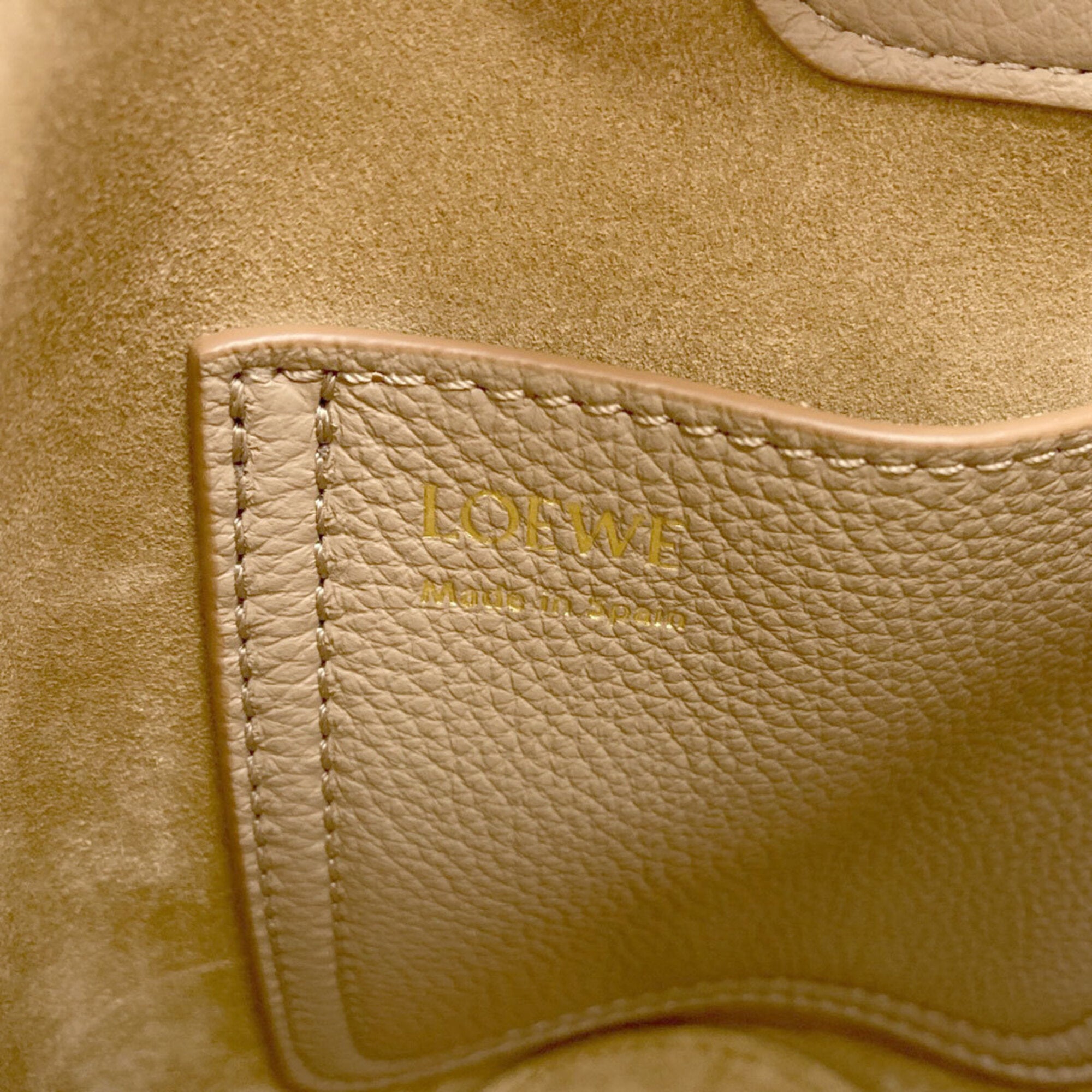 Loewe Sand Leather Handbag (Pre-Owned)