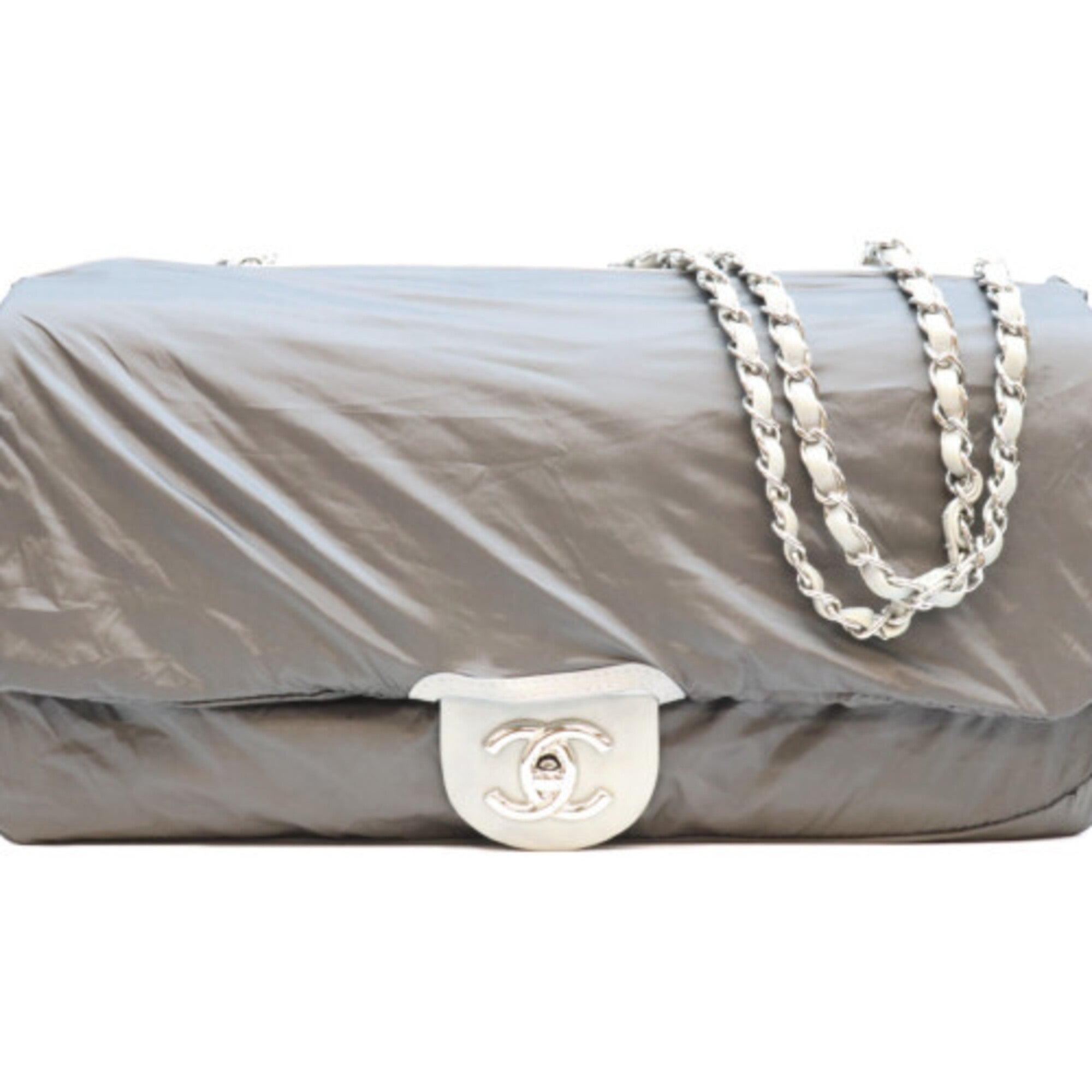 Chanel Gray Leather Shoulder Bag (Pre-Owned)