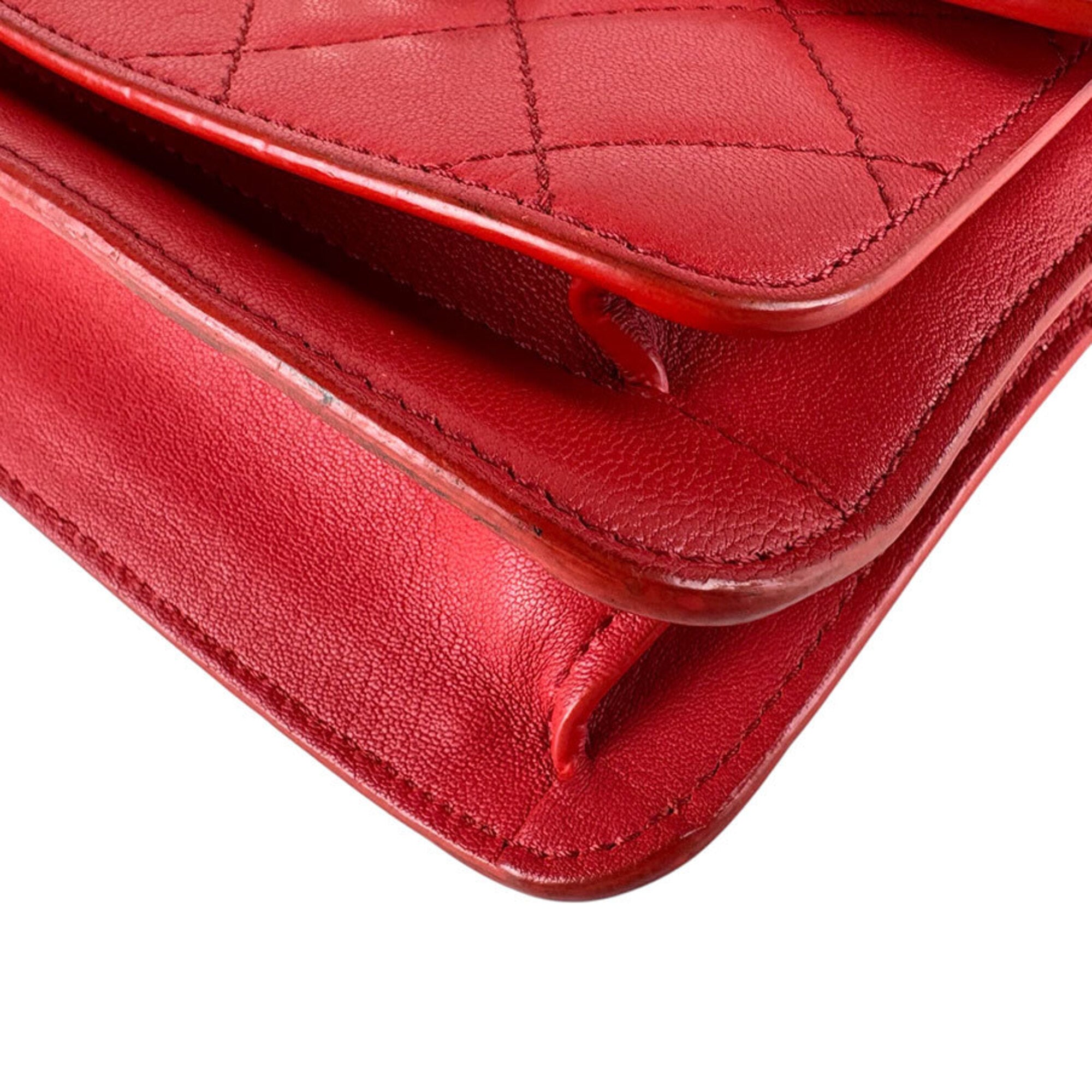 Chanel Red Color Leather Shoulder Bag (Pre-Owned)