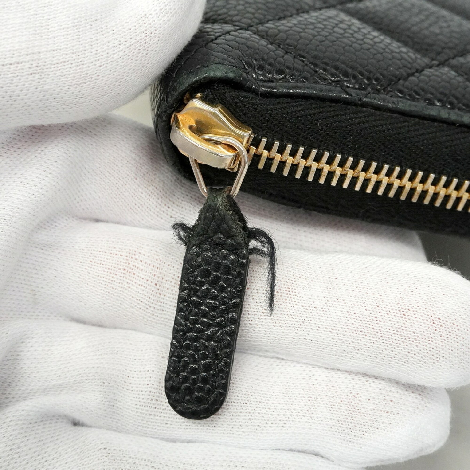 Chanel Black Grained Calfskin Long Wallet (Bi-Fold) (Pre-Owned)