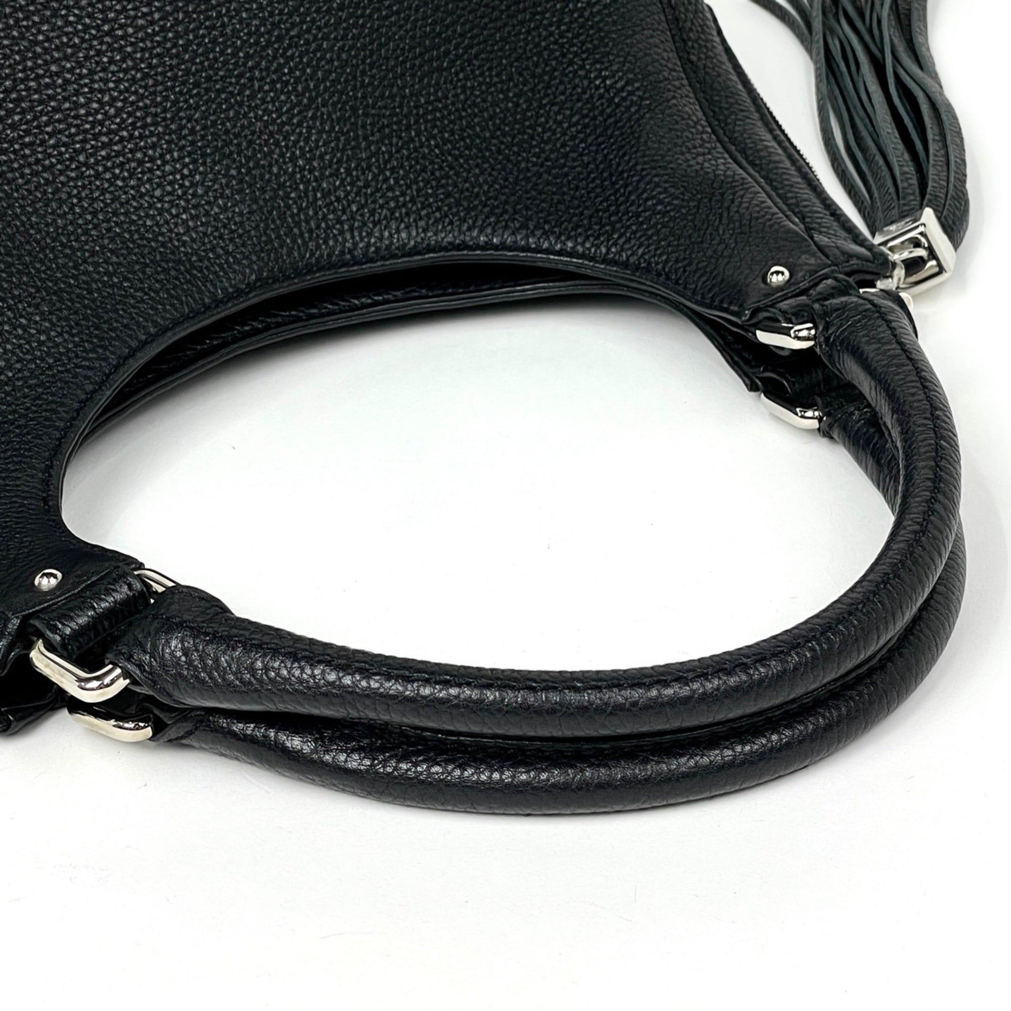 Chanel Black Leather Shoulder Bag (Pre-Owned)