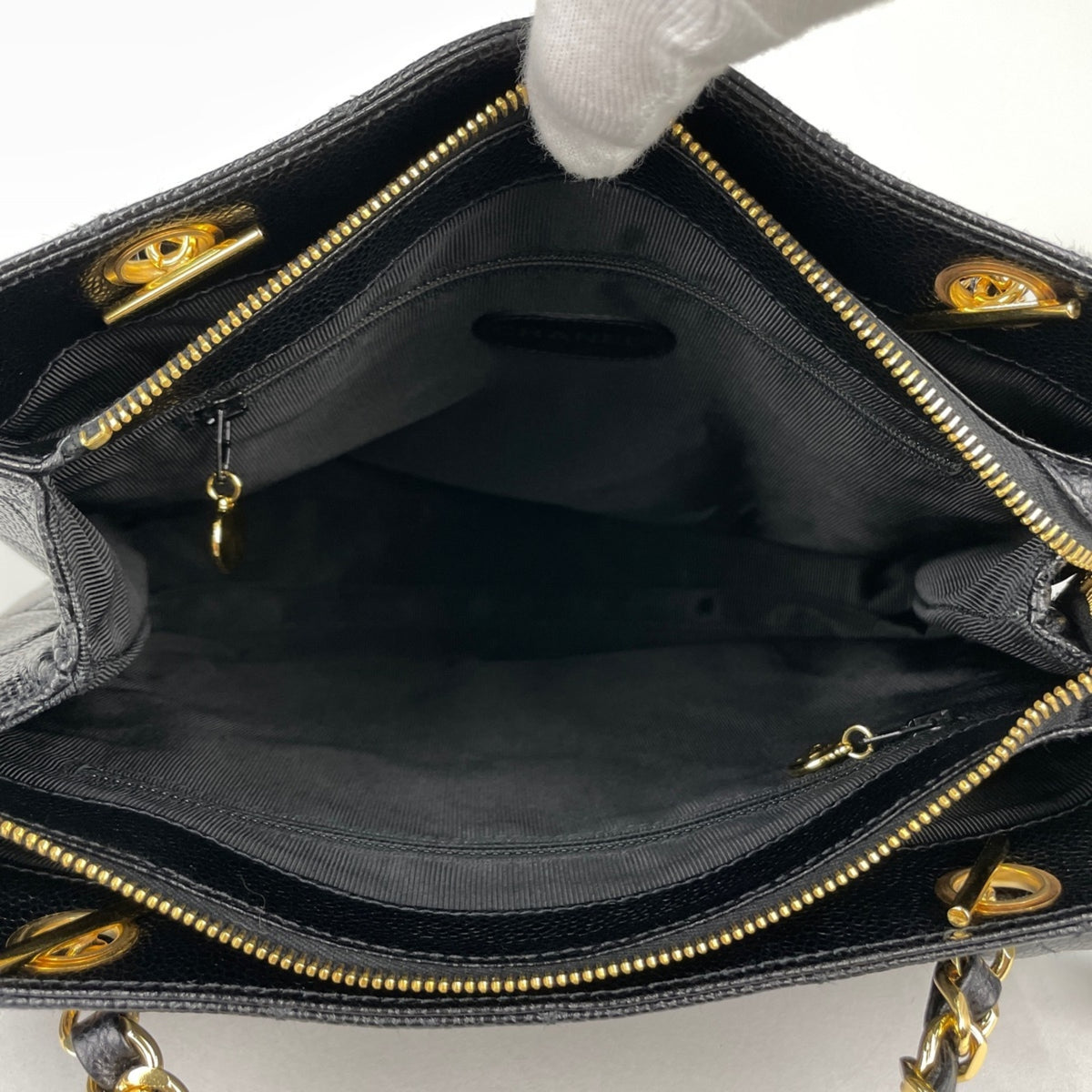 Chanel Black Grained Calfskin Tote Bag (Pre-Owned)