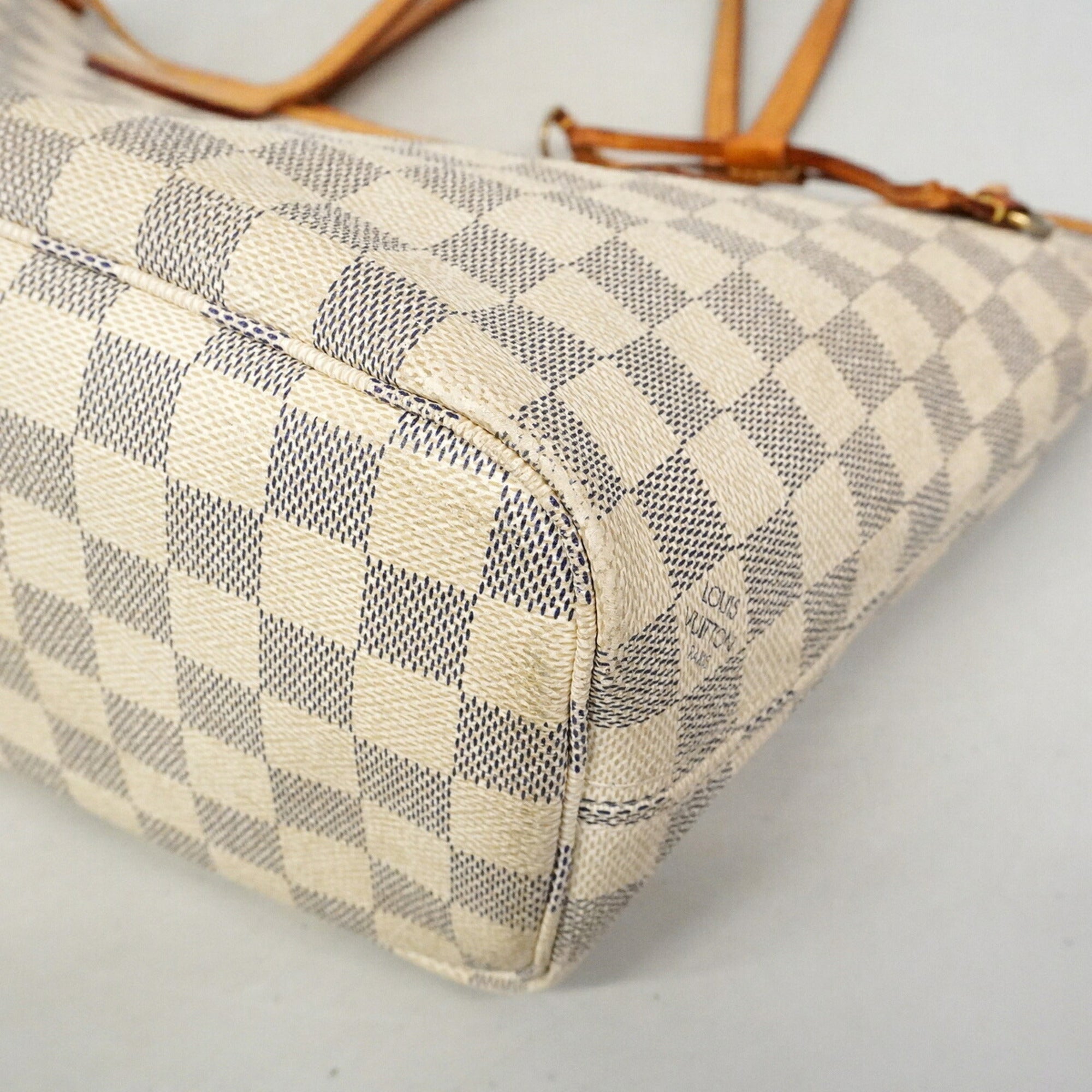 Louis Vuitton White Tote Bag (Pre-Owned)