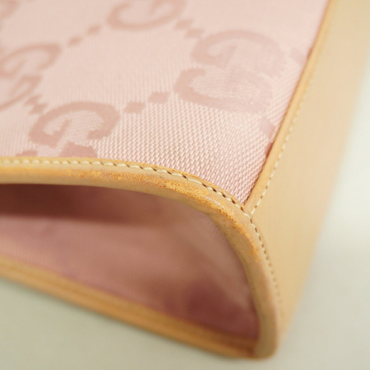 Gucci Pink Canvas Handbag (Pre-Owned)