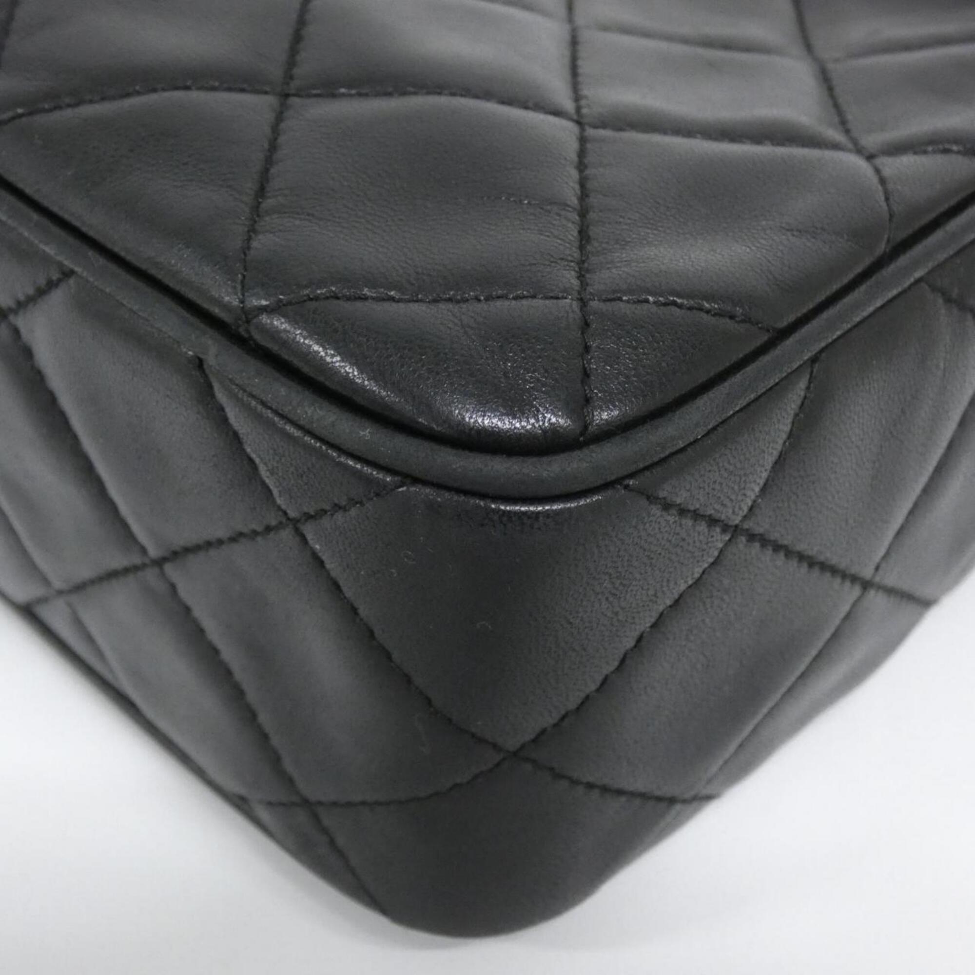 Chanel Black Leather Shoulder Bag (Pre-Owned)