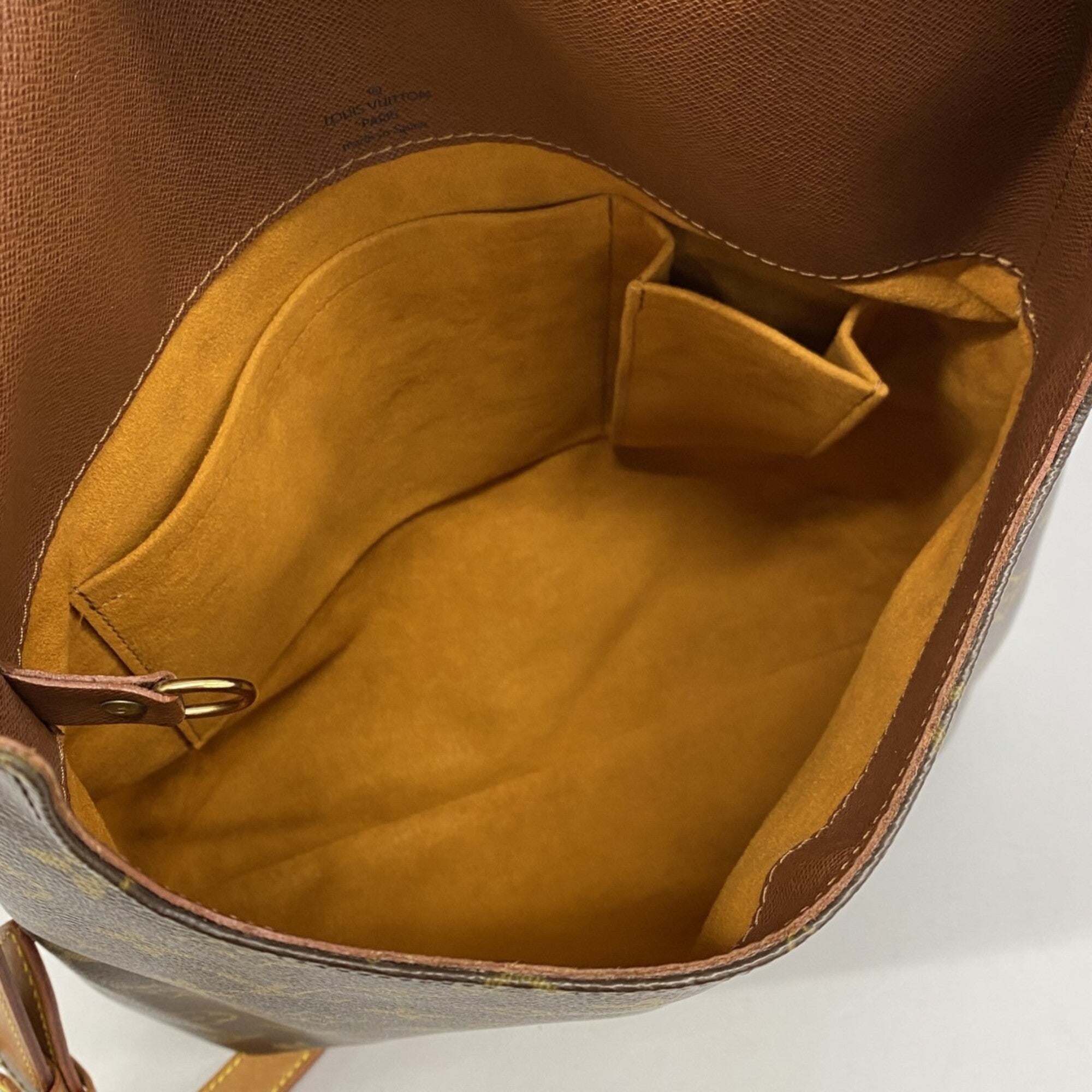 Louis Vuitton Brown Shoulder Bag (Pre-Owned)
