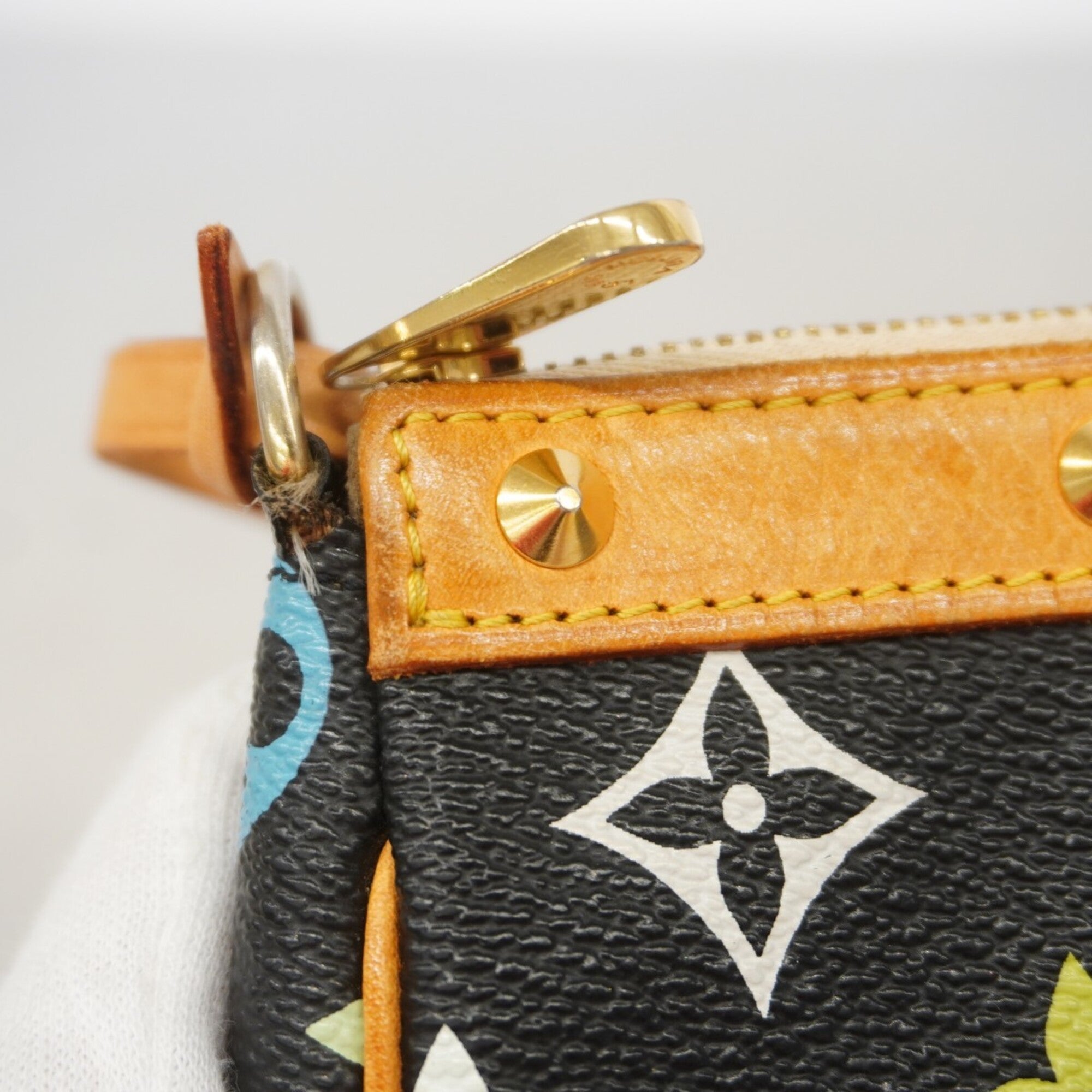 Louis Vuitton Noir Pouch (Pre-Owned)