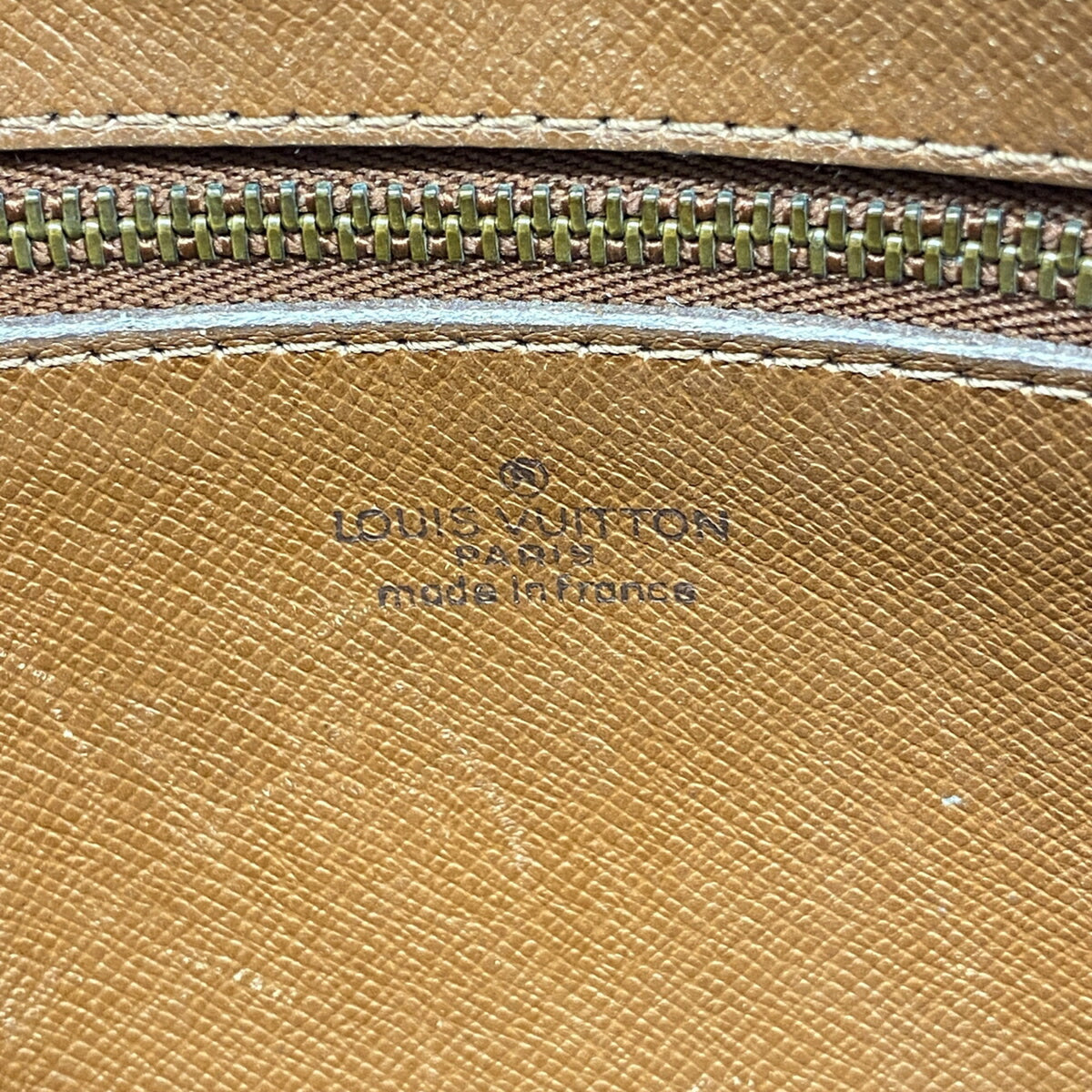 Louis Vuitton Brown Clutch Bag (Pre-Owned)
