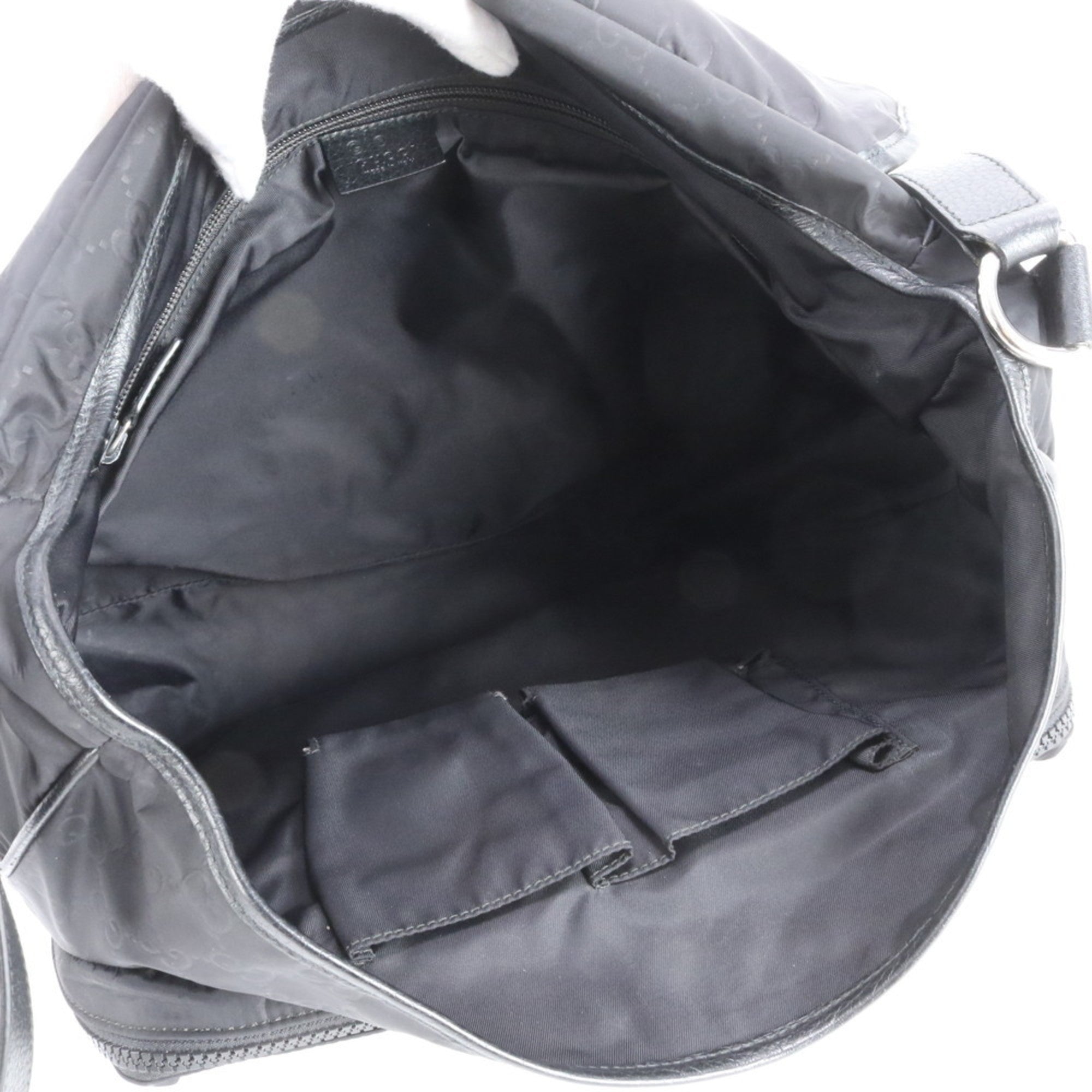 Gucci Black Nylon Leather Shoulder Bag (Pre-Owned)