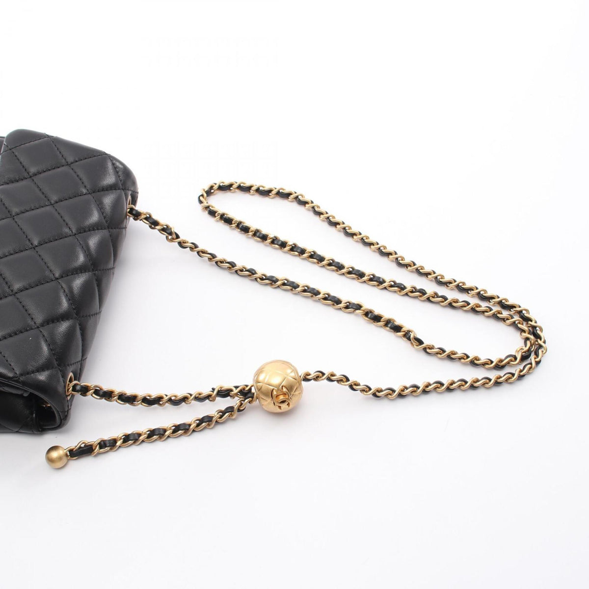 Chanel Black Leather Handbag Shoulder Bag (Pre-Owned)