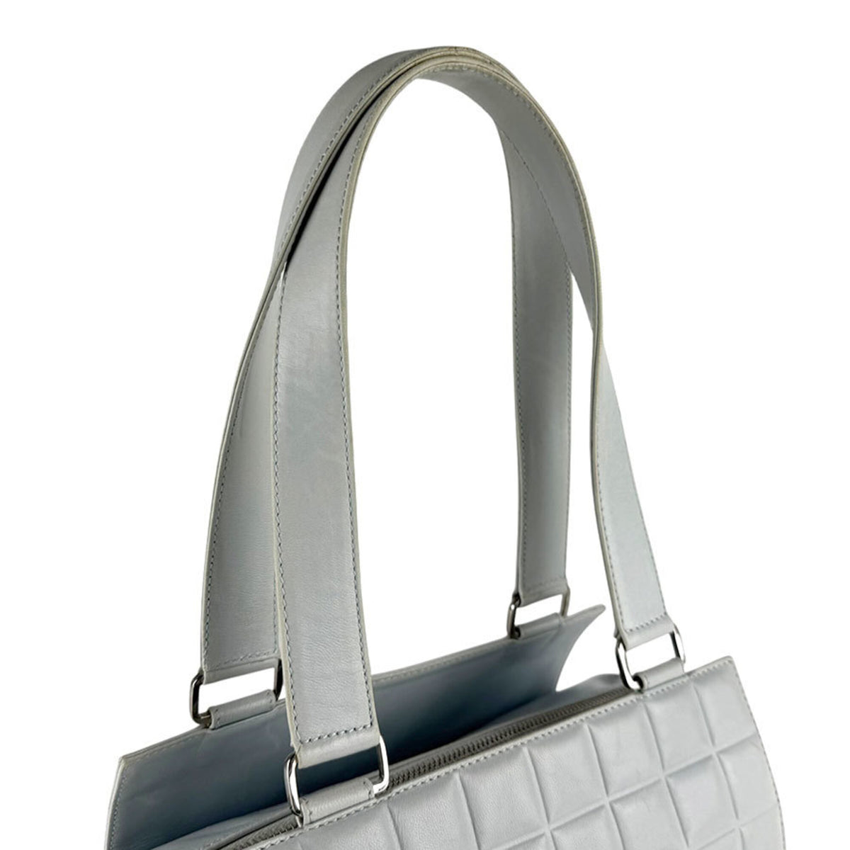 Chanel Light Blue Leather Shoulder Bag (Pre-Owned)