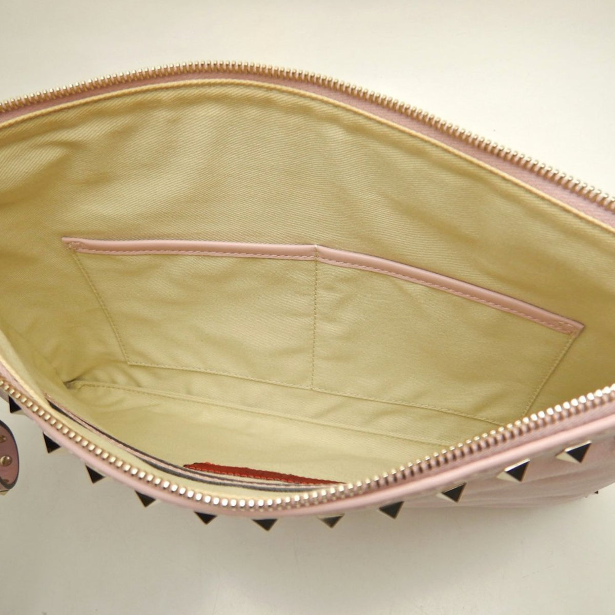 Valentino Pink Leather Clutch Bag (Pre-Owned)