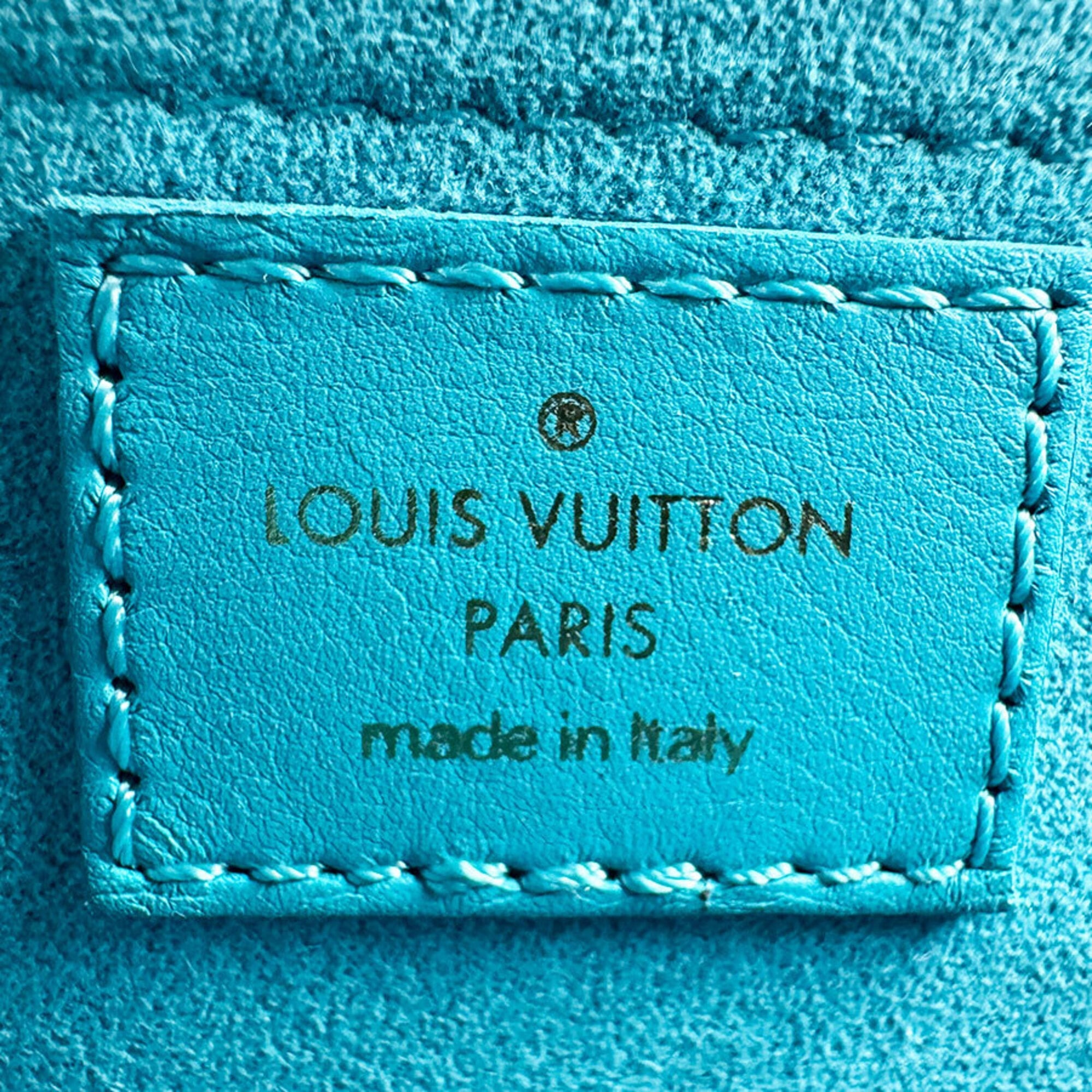 Louis Vuitton Turquoise Leather Shoulder Bag (Pre-Owned)