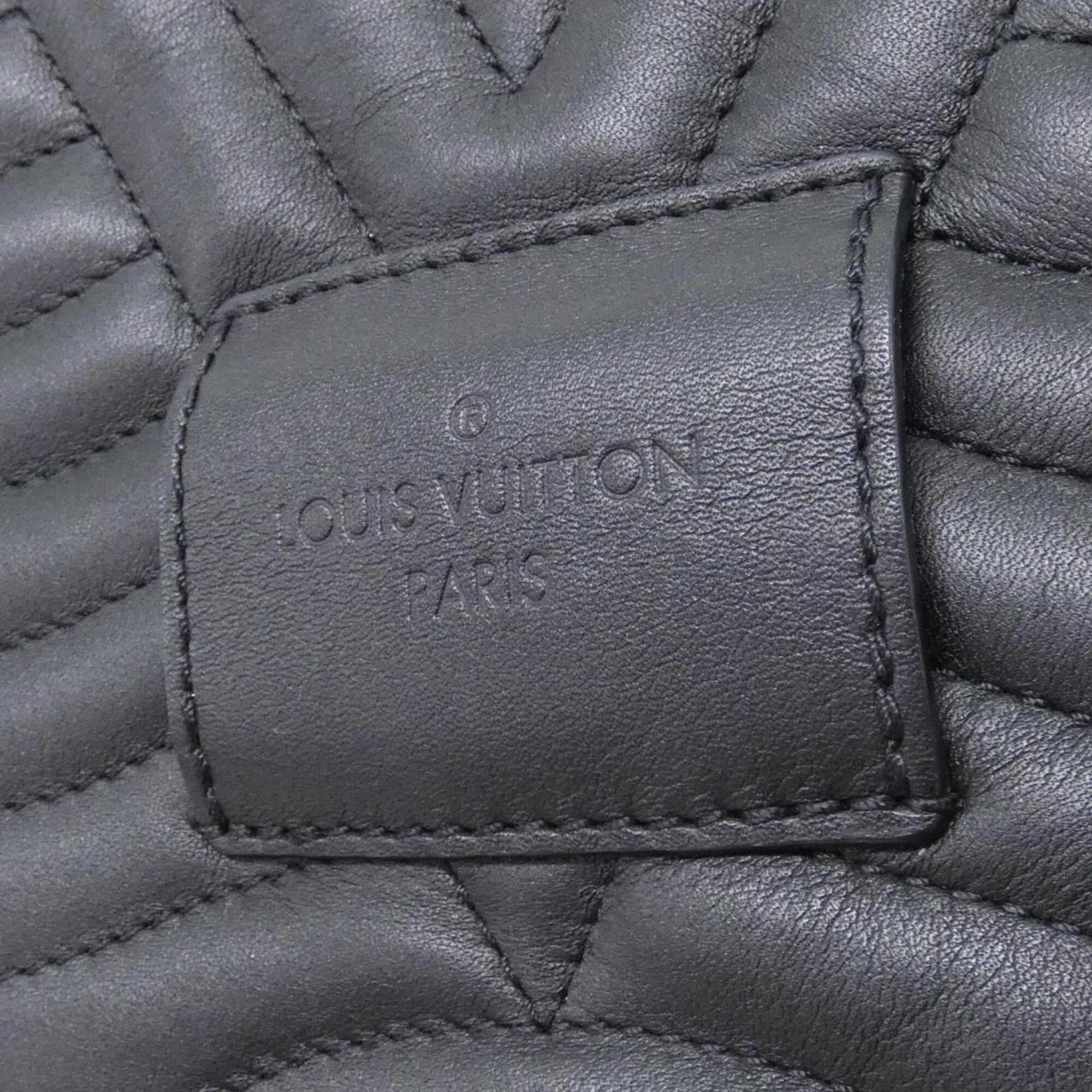 Louis Vuitton Black Leather Shoulder Bag (Pre-Owned)