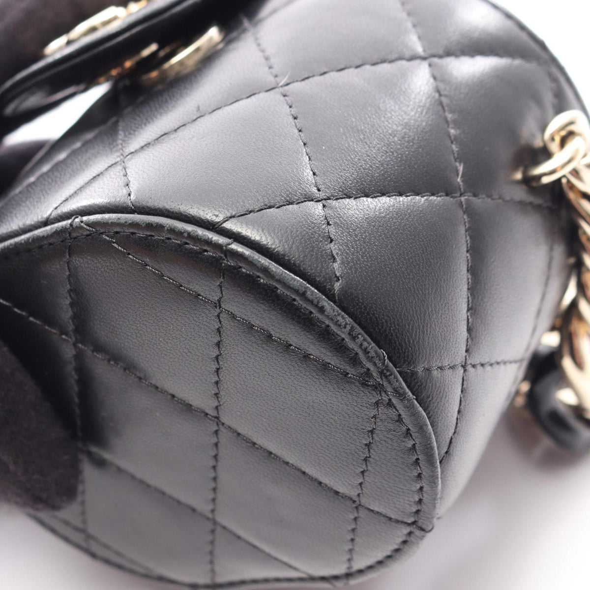 Chanel Black Leather Handbag Shoulder Bag (Pre-Owned)