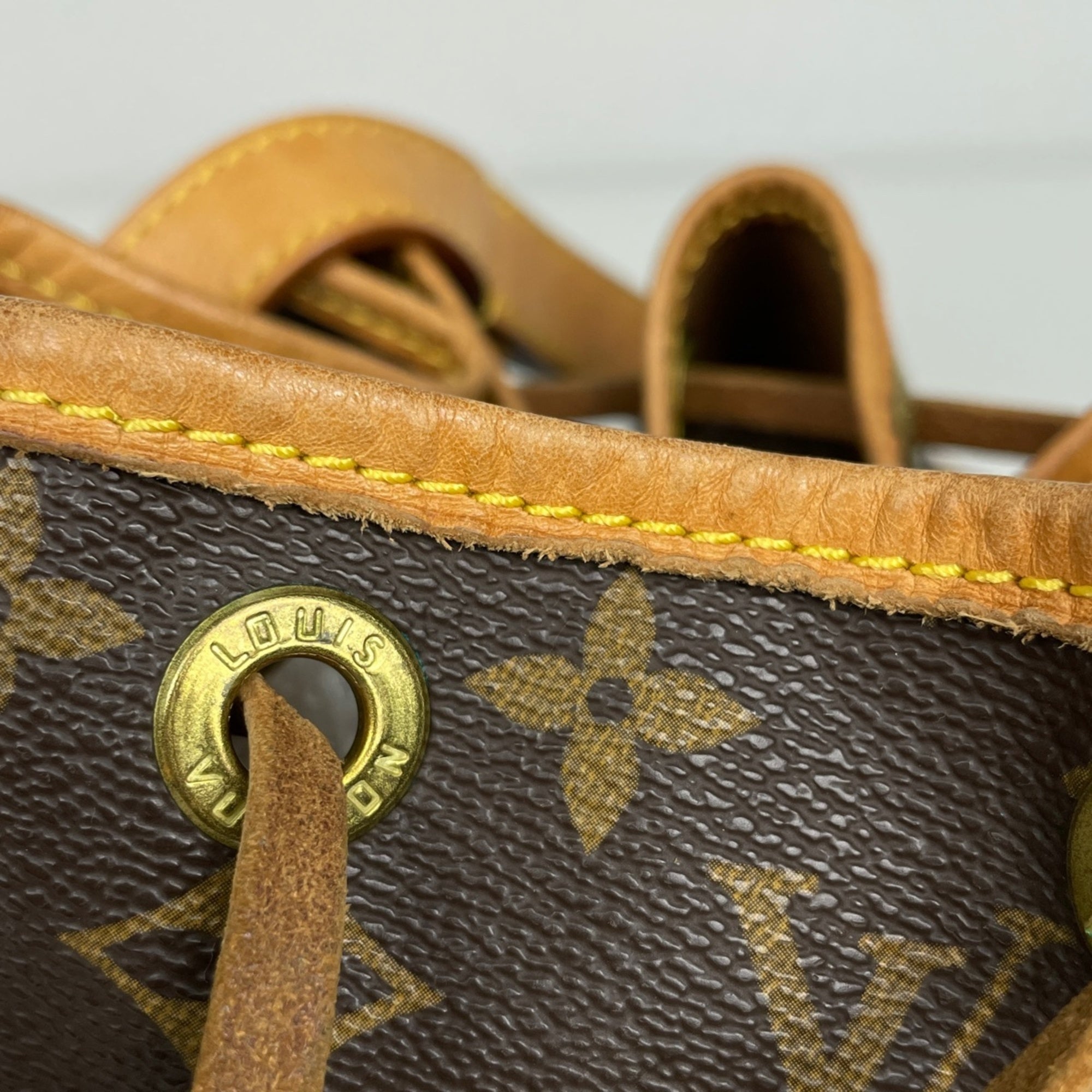 Louis Vuitton Brown Monogram Shoulder Bag (Pre-Owned)