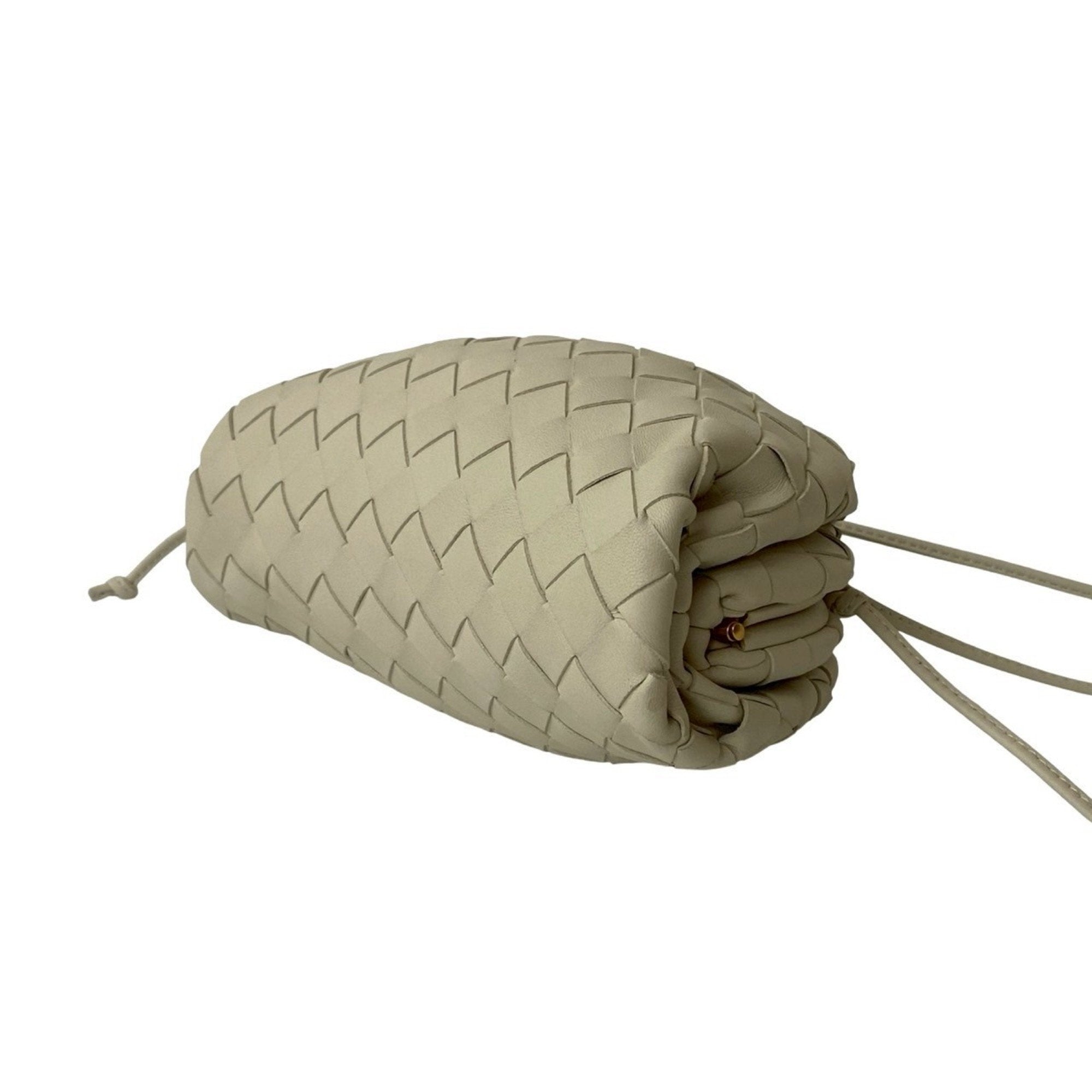 Bottega Veneta White Leather Pouch Shoulder Bag (Pre-Owned)