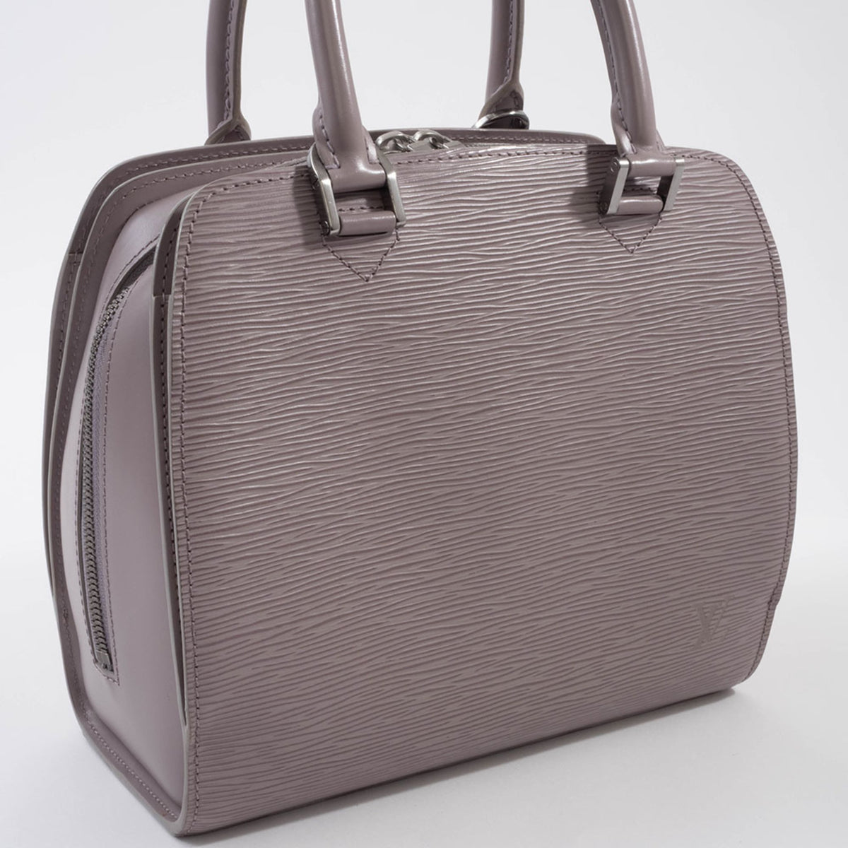 Louis Vuitton Lilac Epi Leather Handbag (Pre-Owned)