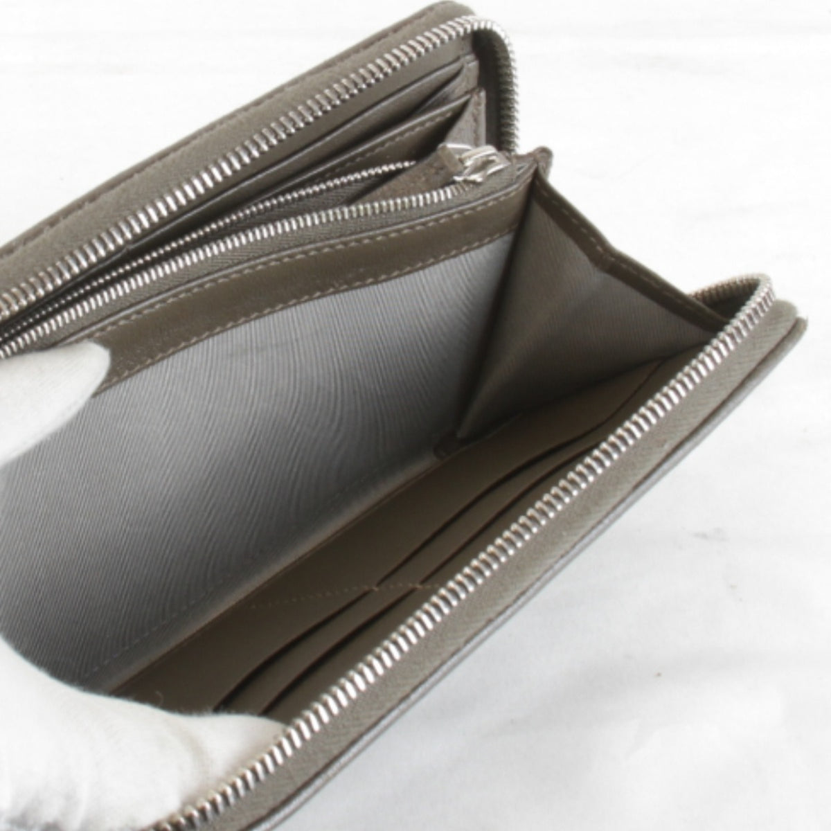 Gucci Brown Leather Long Wallet (Bi-Fold) (Pre-Owned)