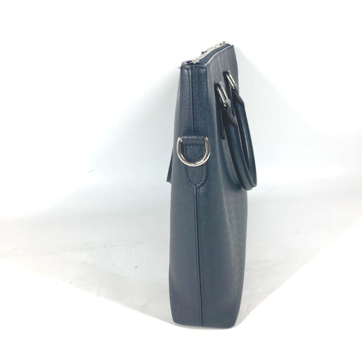 Louis Vuitton Navy Taiga Leather Shoulder Bag (Pre-Owned)
